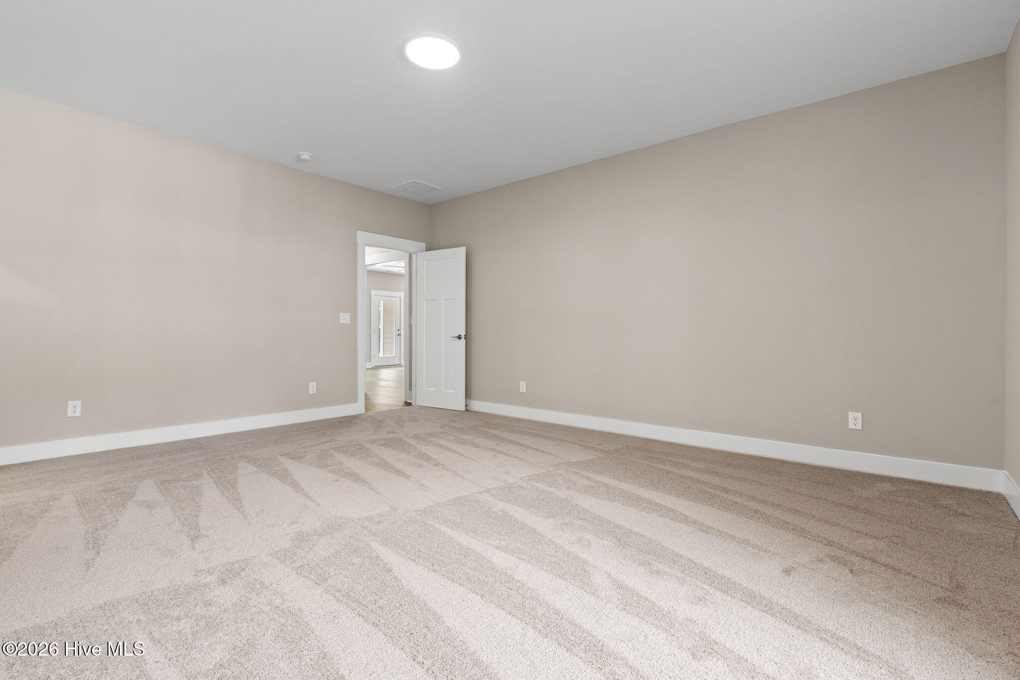 100537580 | Photo 15