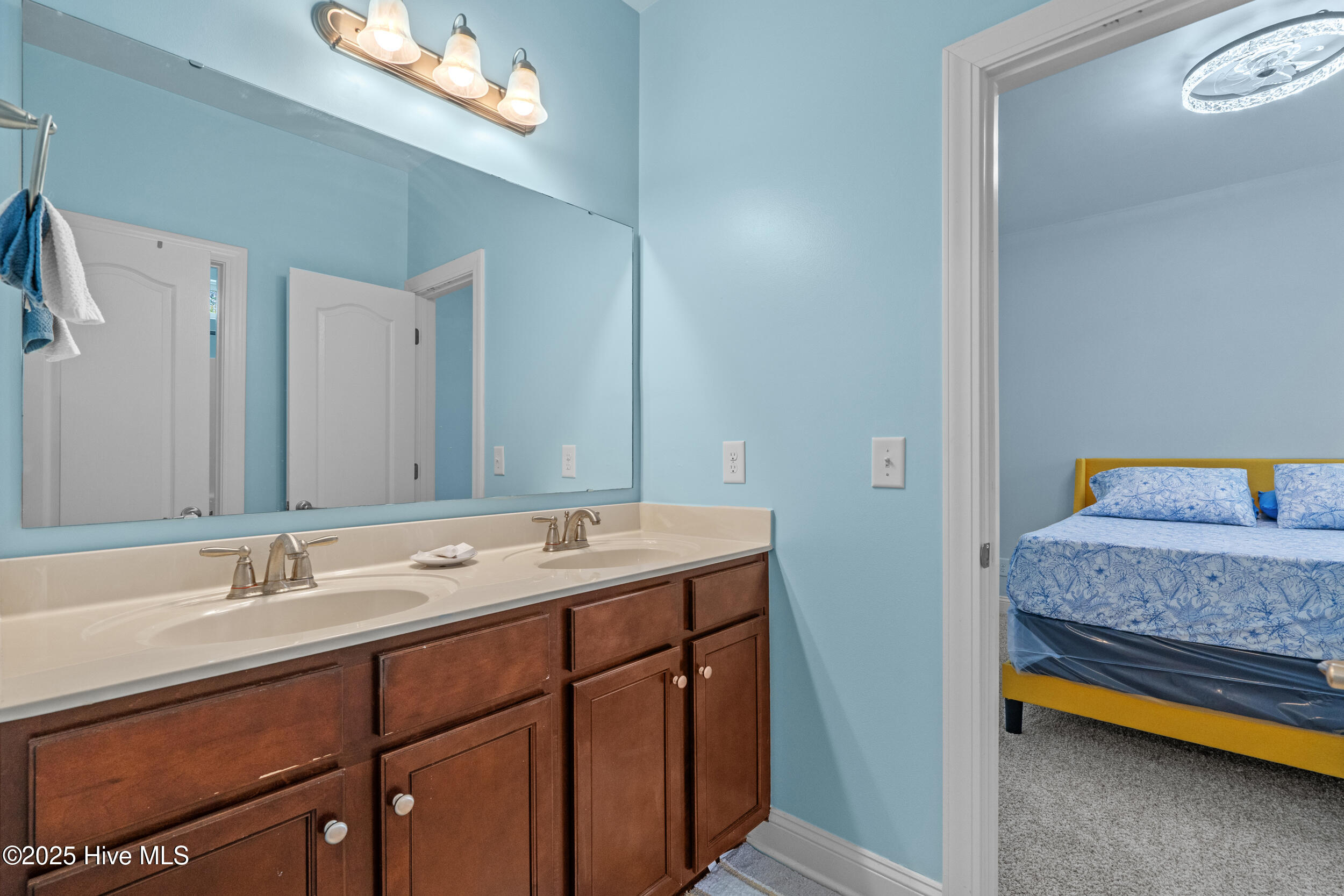 100527914 | Photo 25