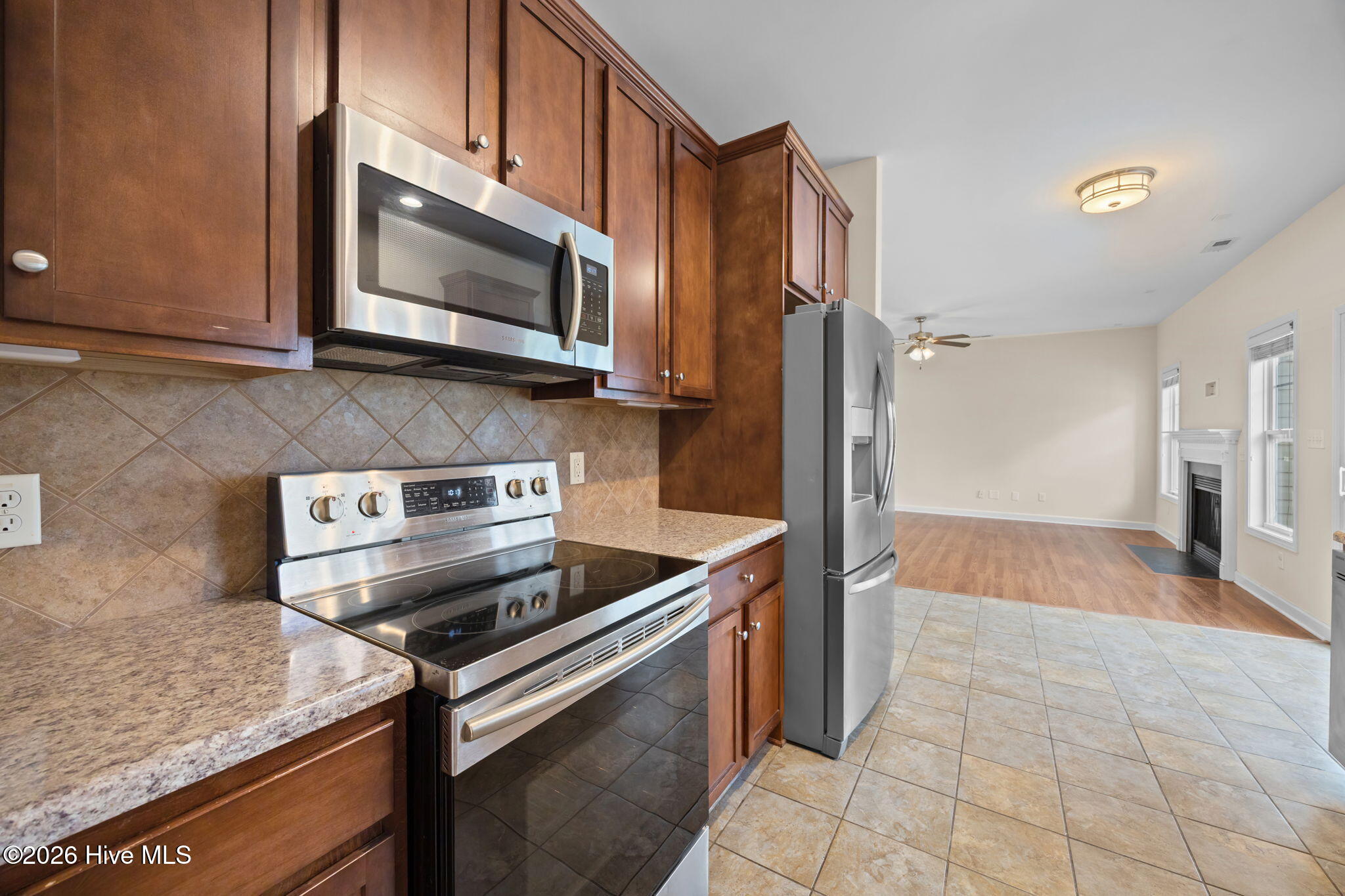 100557440 | Photo 14