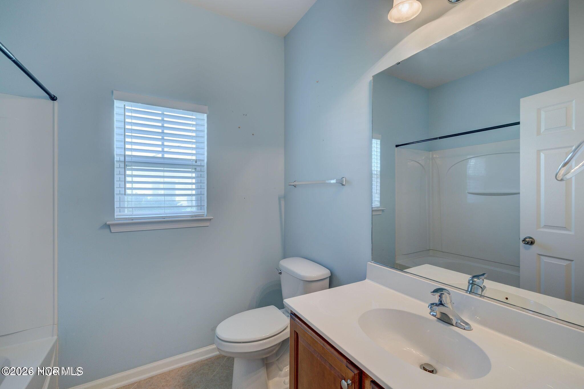 100549194 | Photo 33