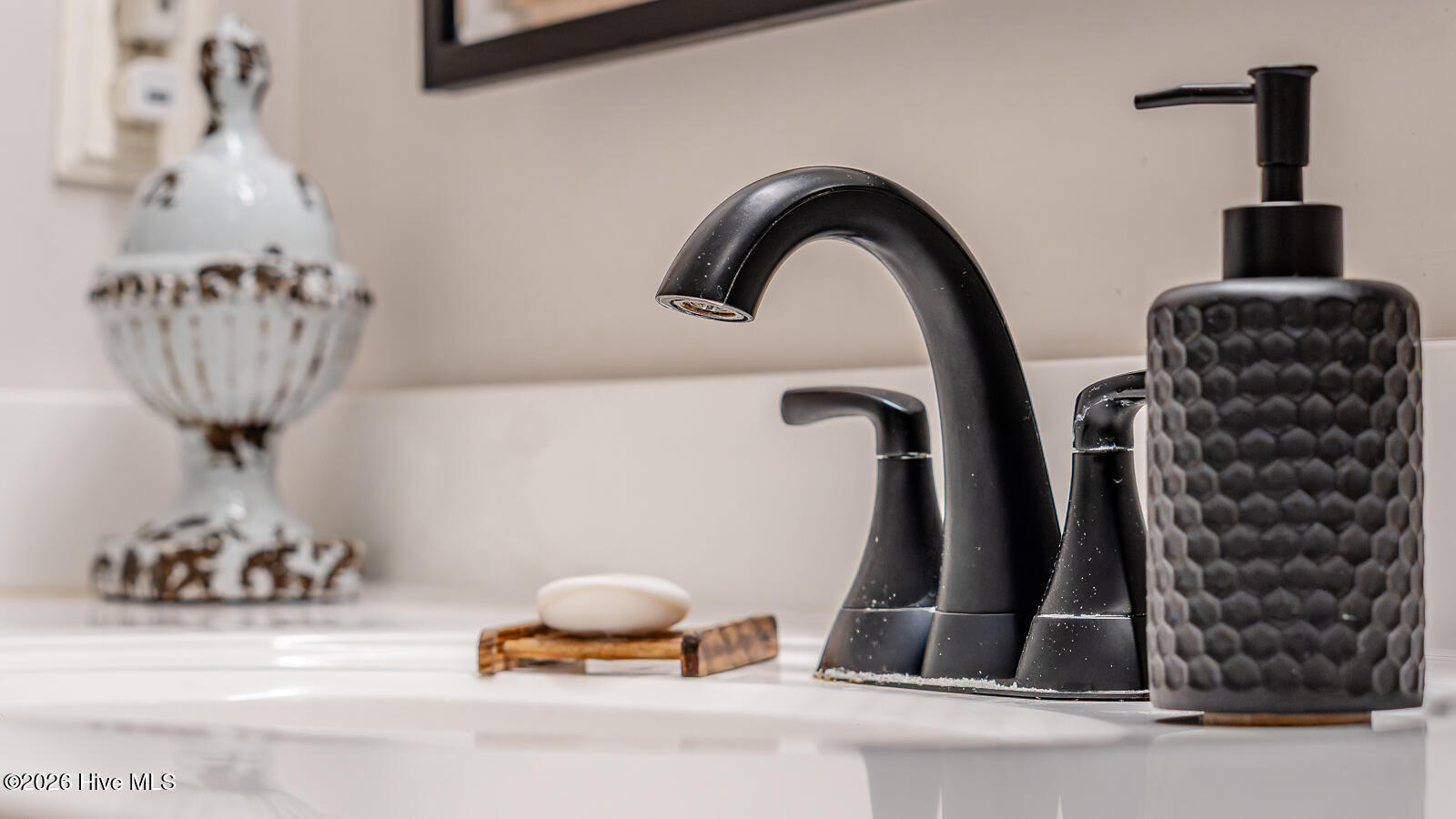 100558017 | Photo 27