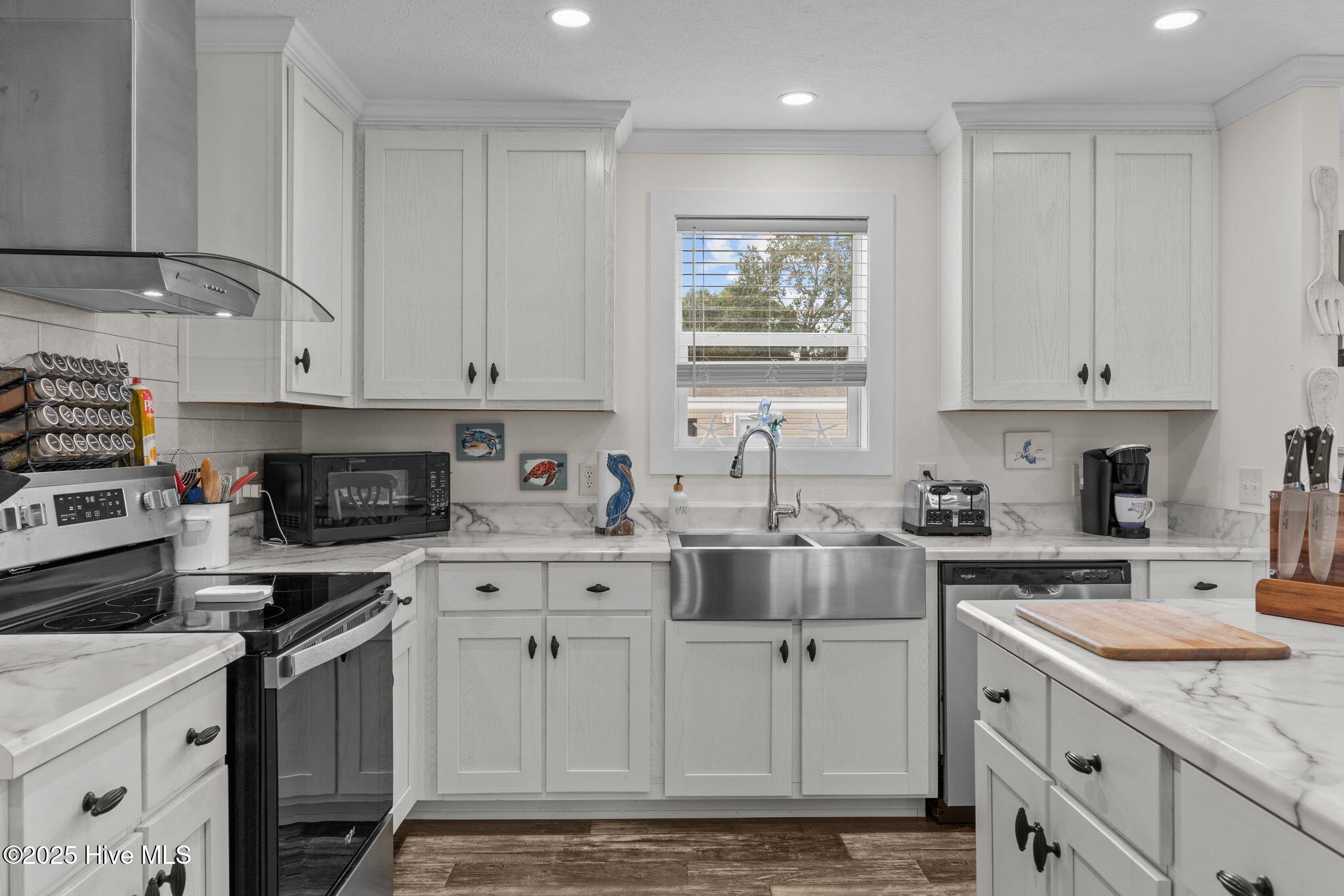 100530001 | Photo 12