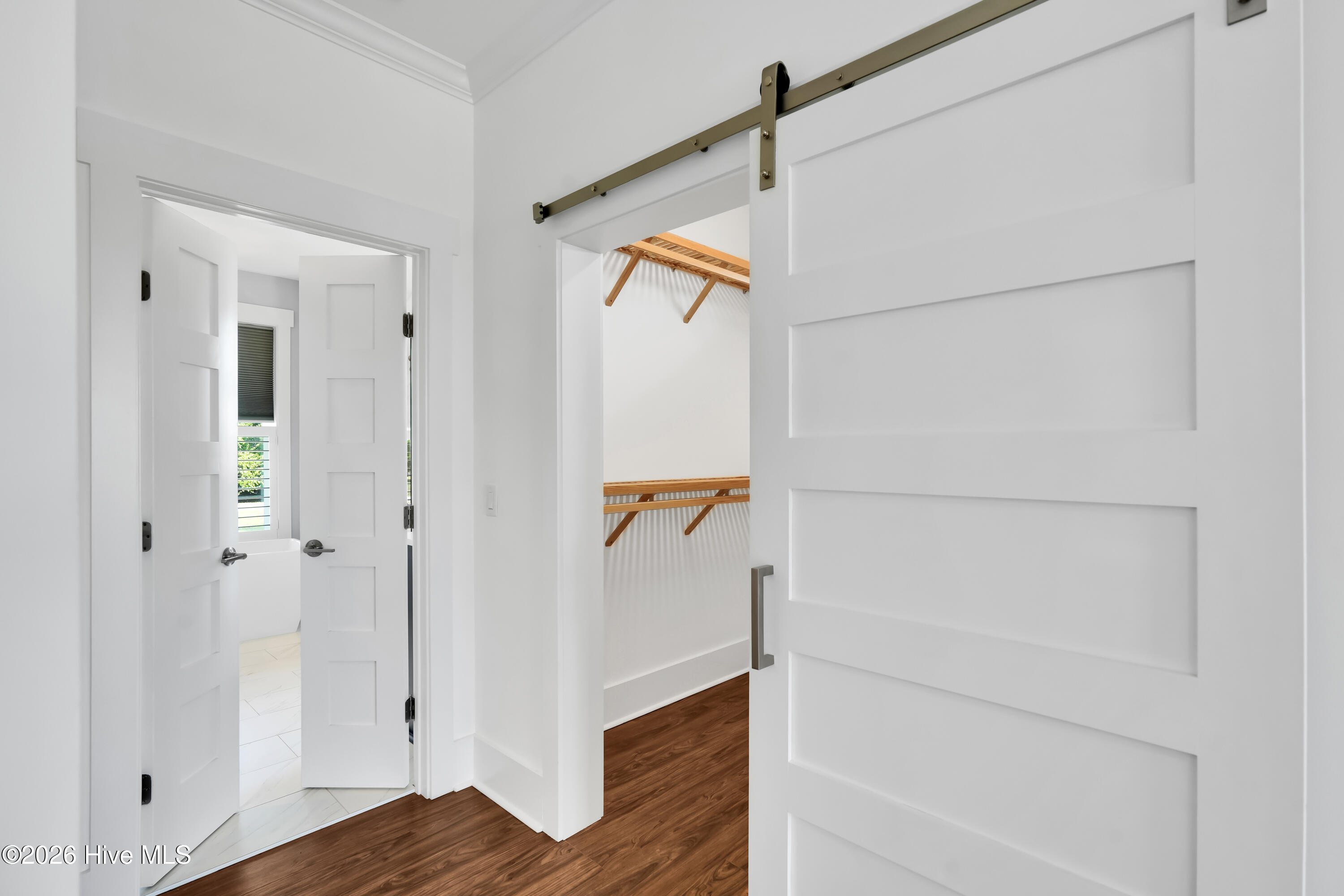 100567914 | Photo 28