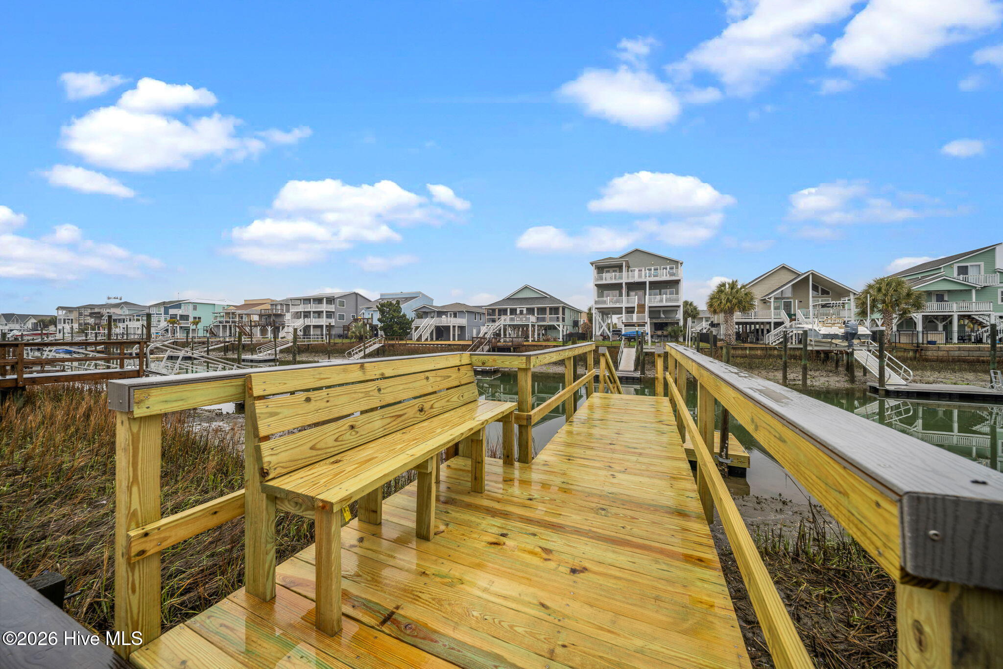 100557260 | Photo 56