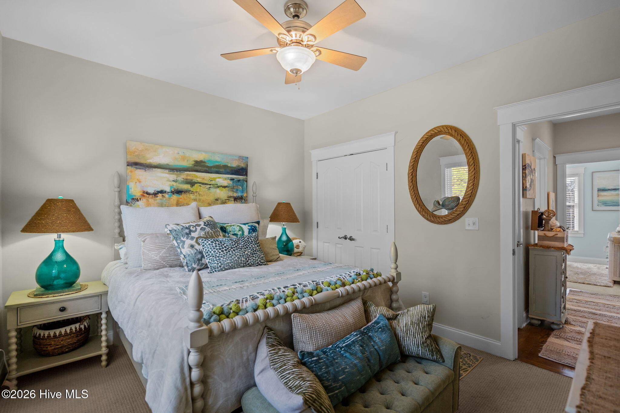 100555800 | Photo 29