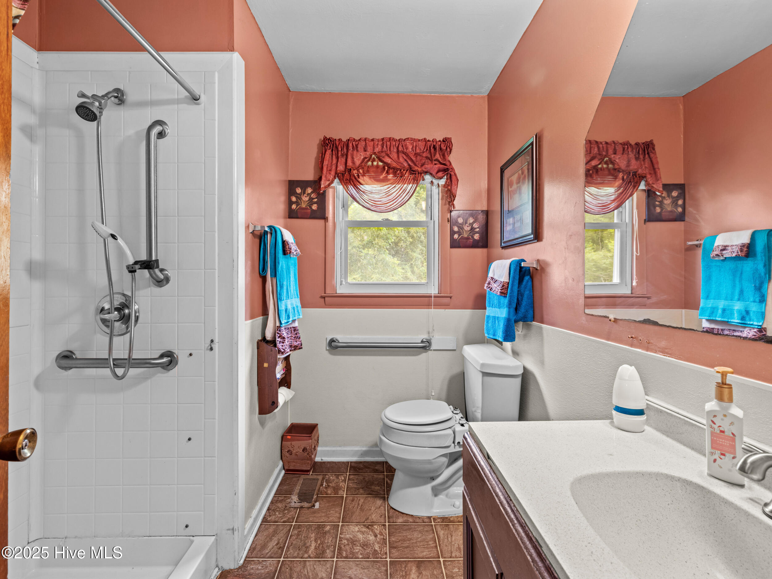 100524273 | Photo 21