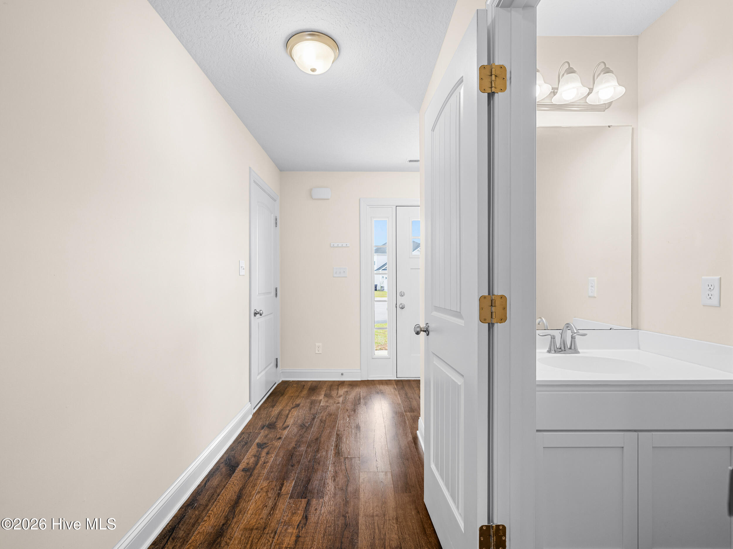 100567423 | Photo 26