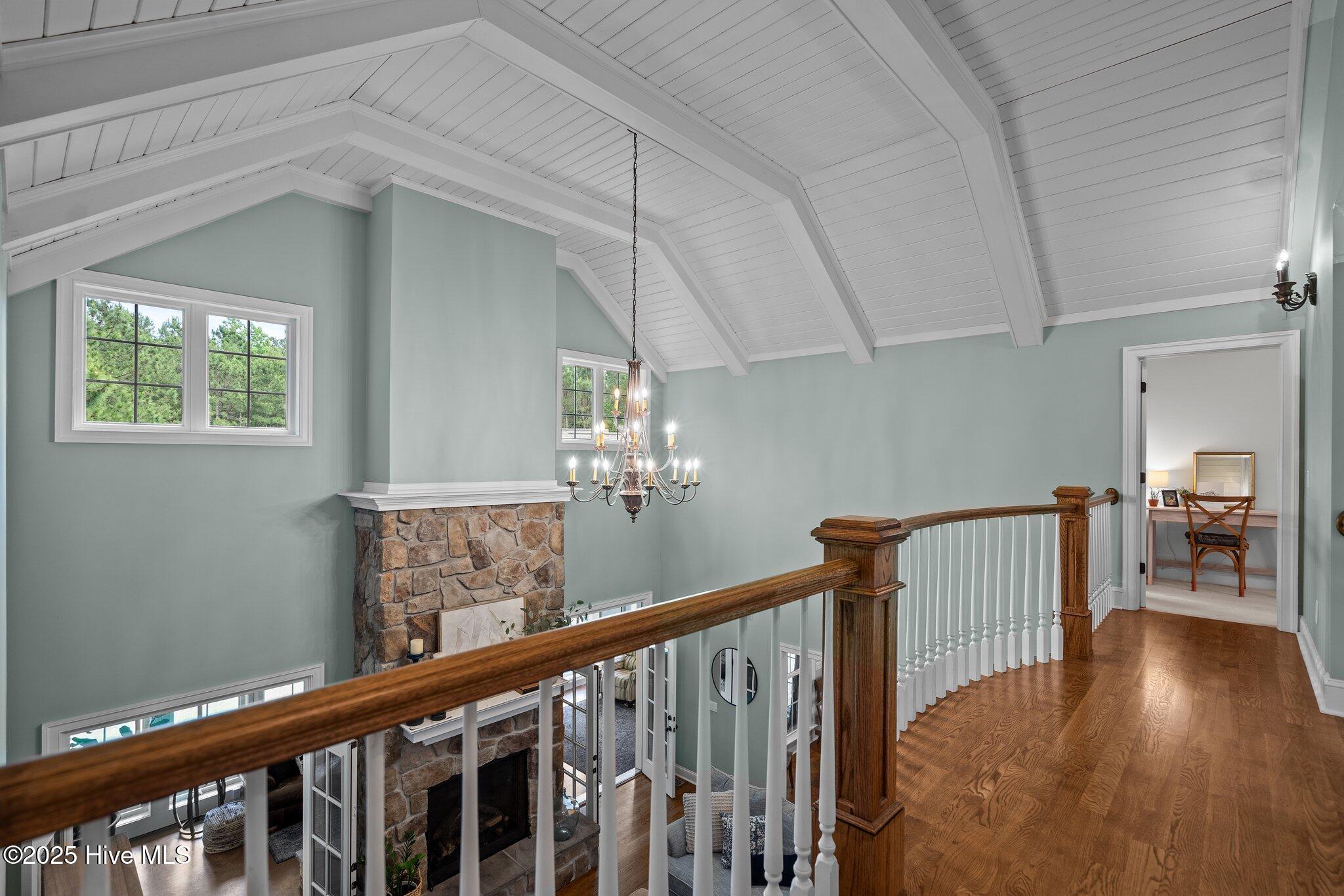 100565962 | Photo 54