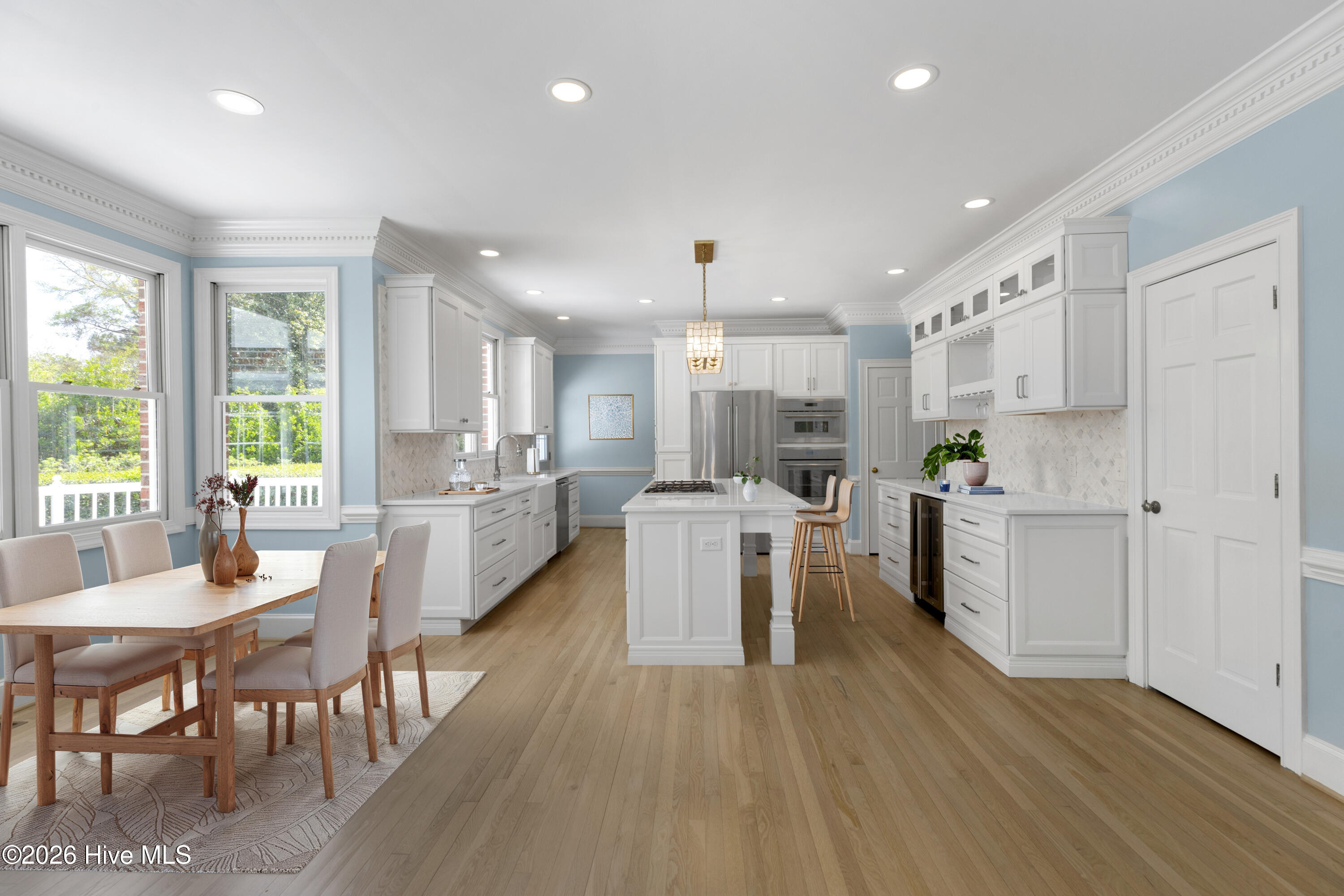 100566795 | Photo 20