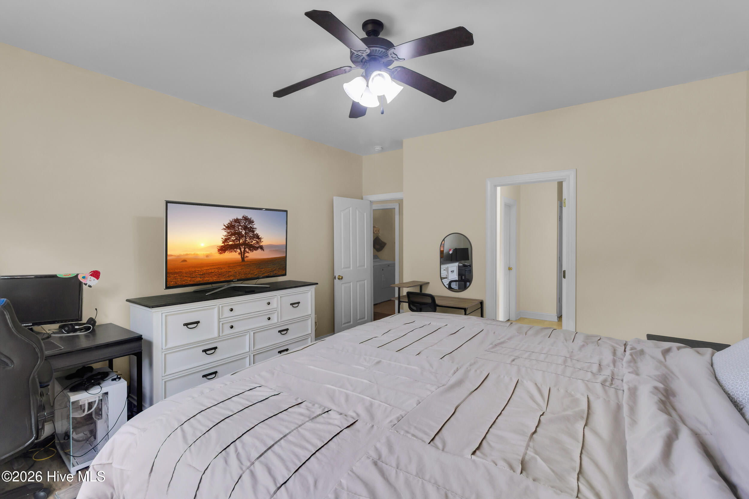 100569291 | Photo 16