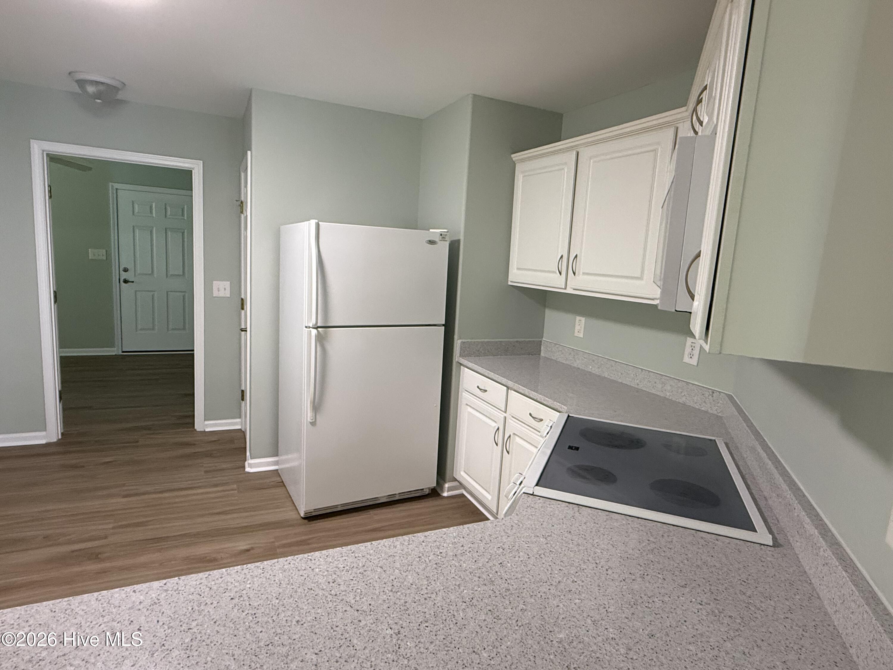 100568919 | Photo 16