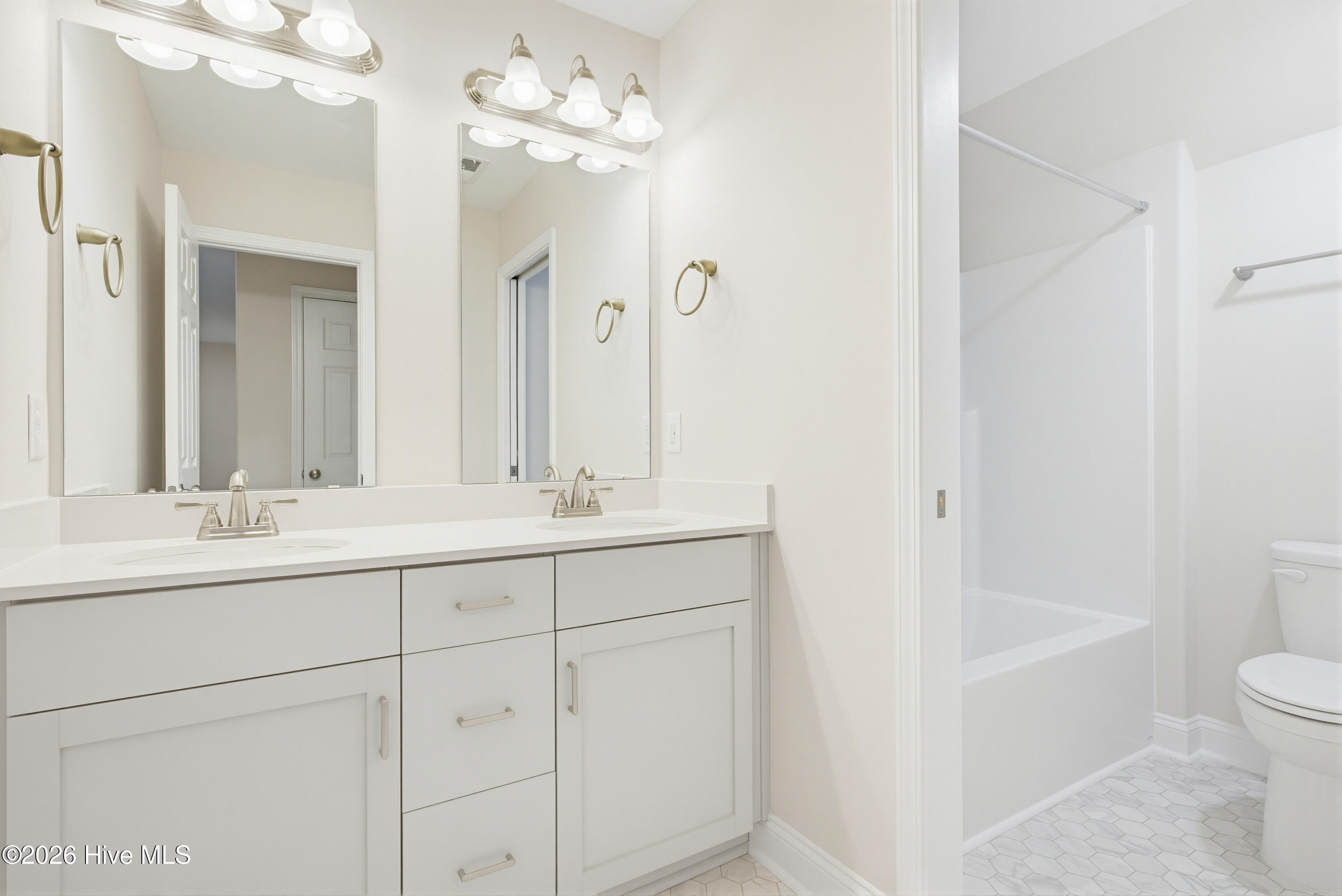 100567611 | Photo 17