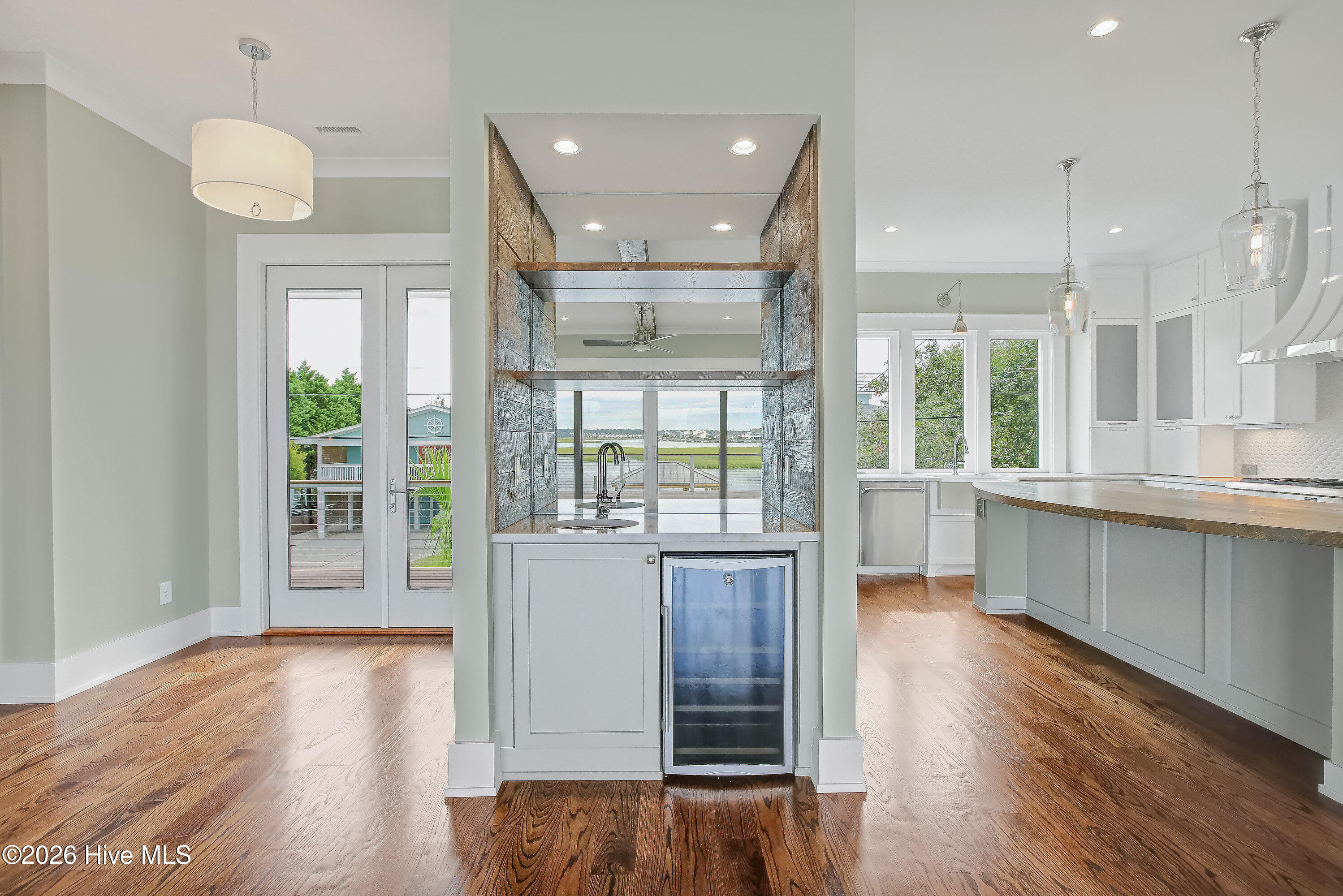 100563584 | Photo 37