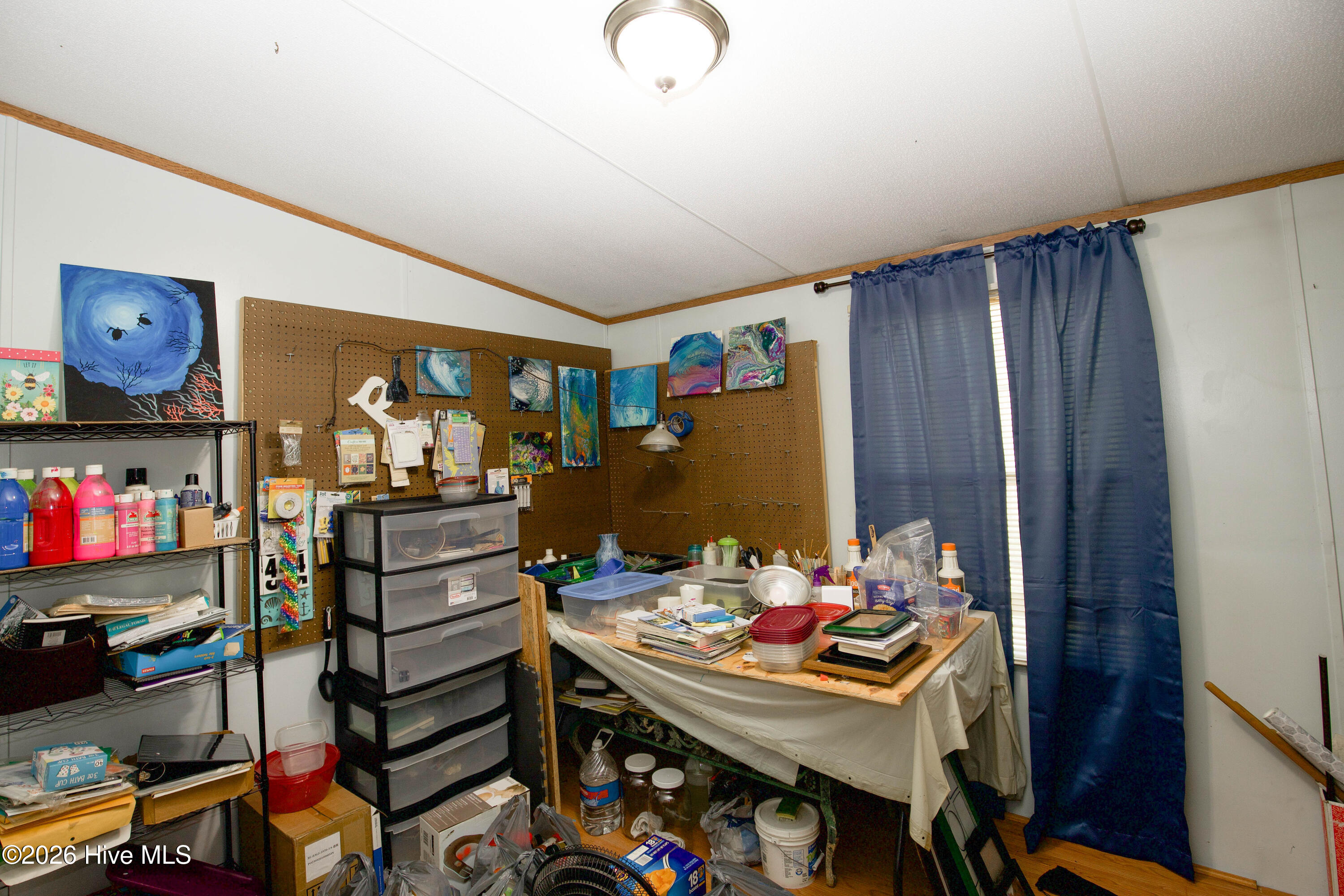 2nd bedroom