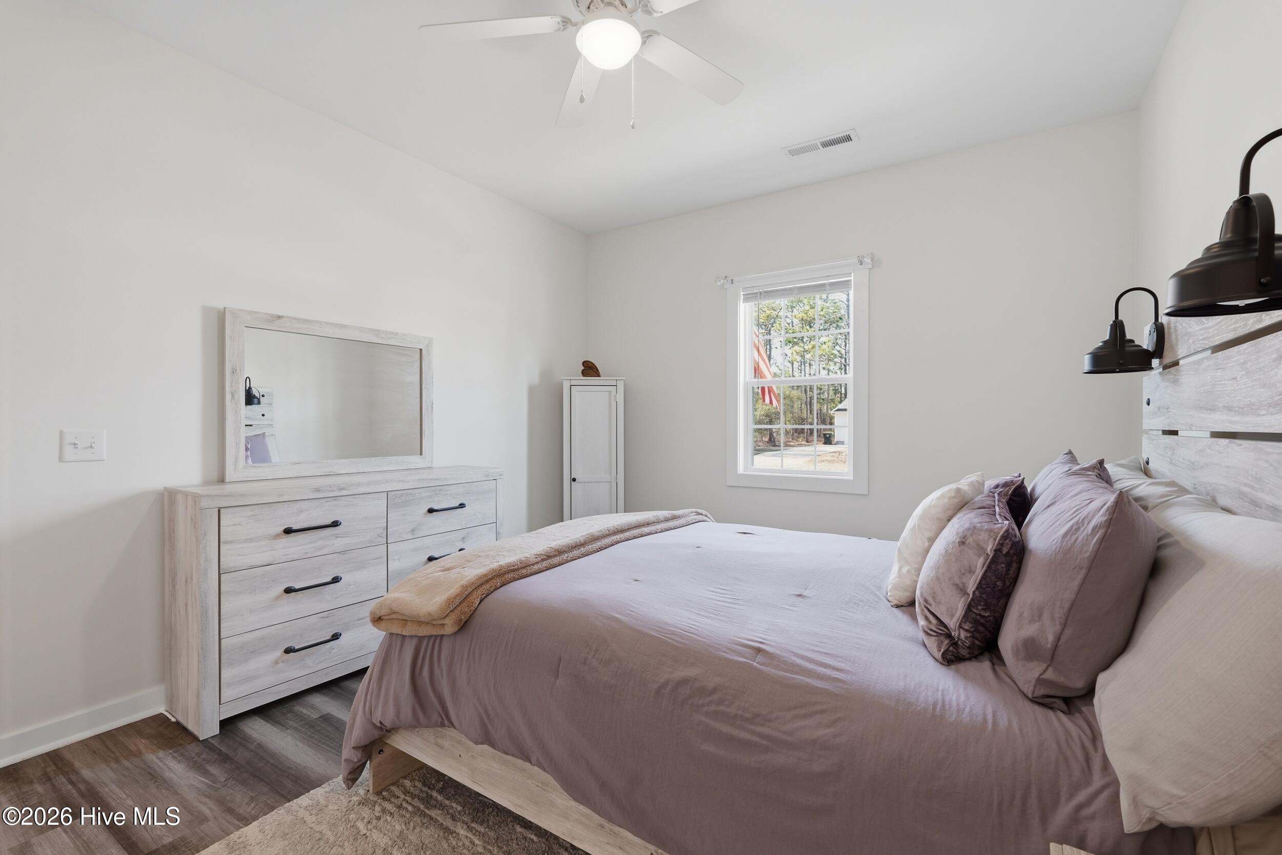 100560359 | Photo 17