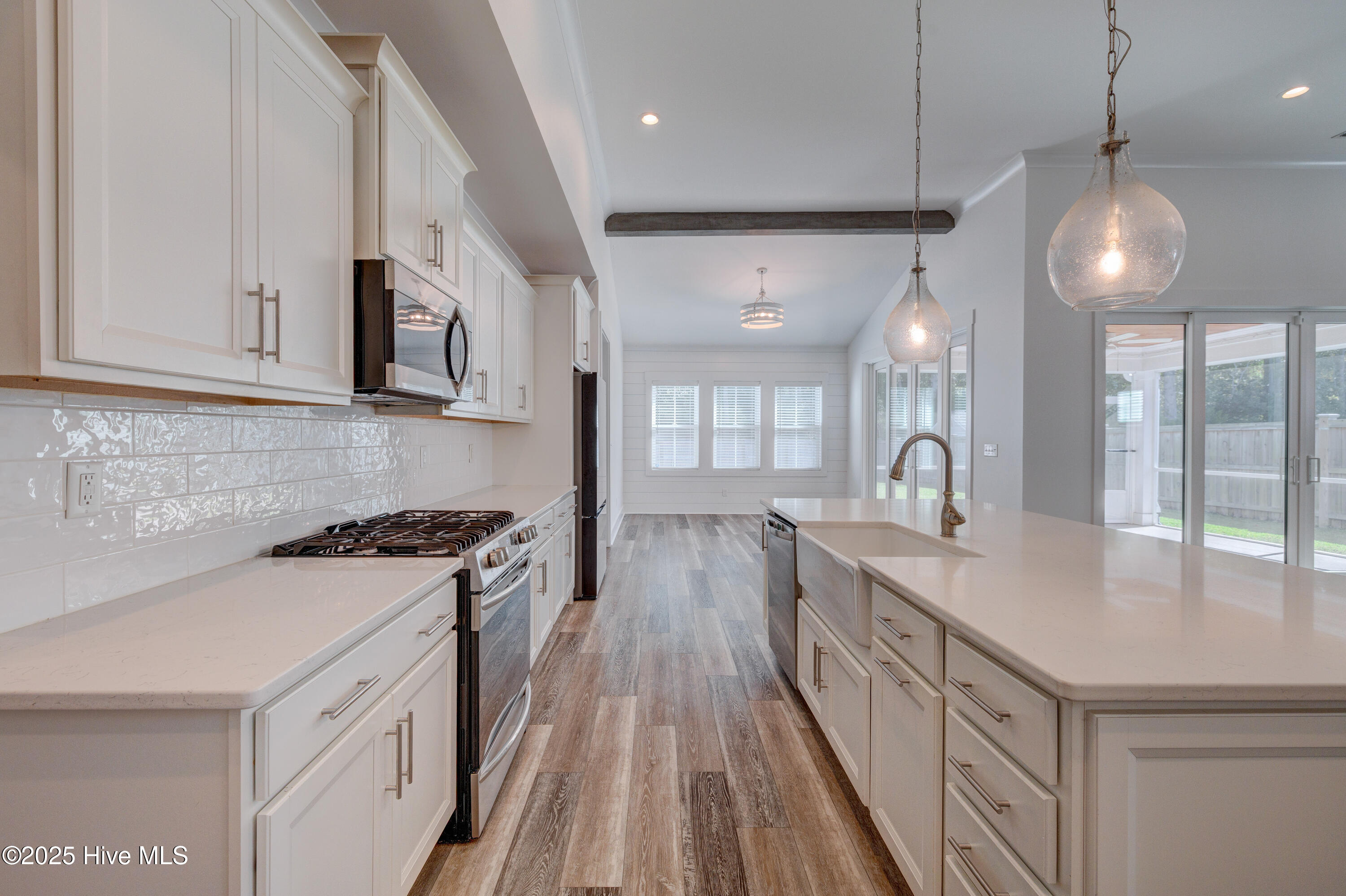 100534691 | Photo 17