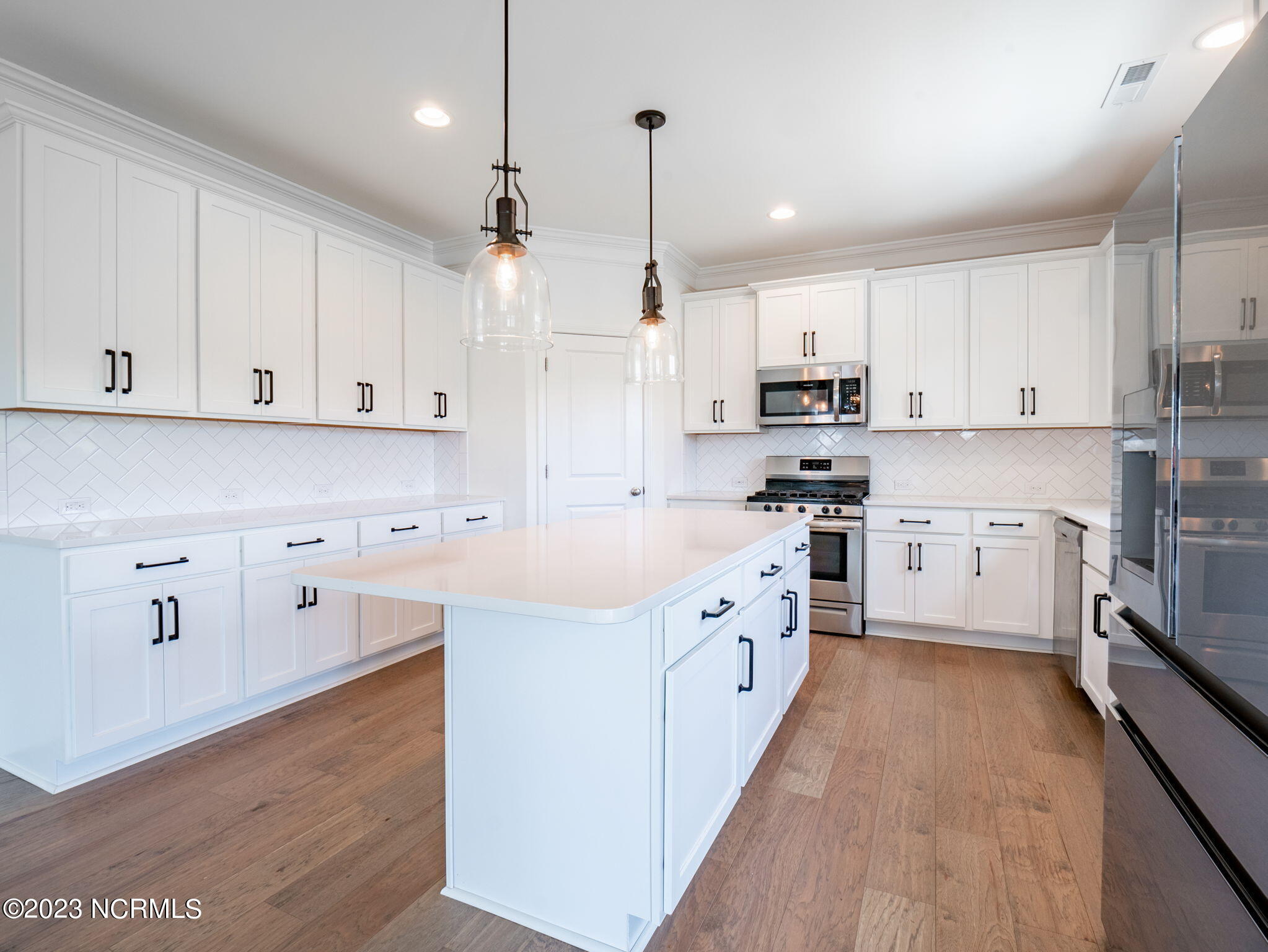 100550664 | Photo 19