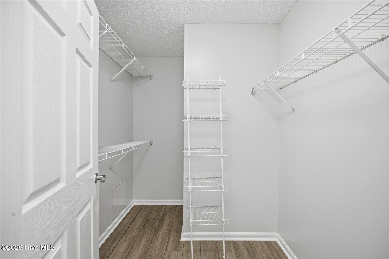 100554604 | Photo 34