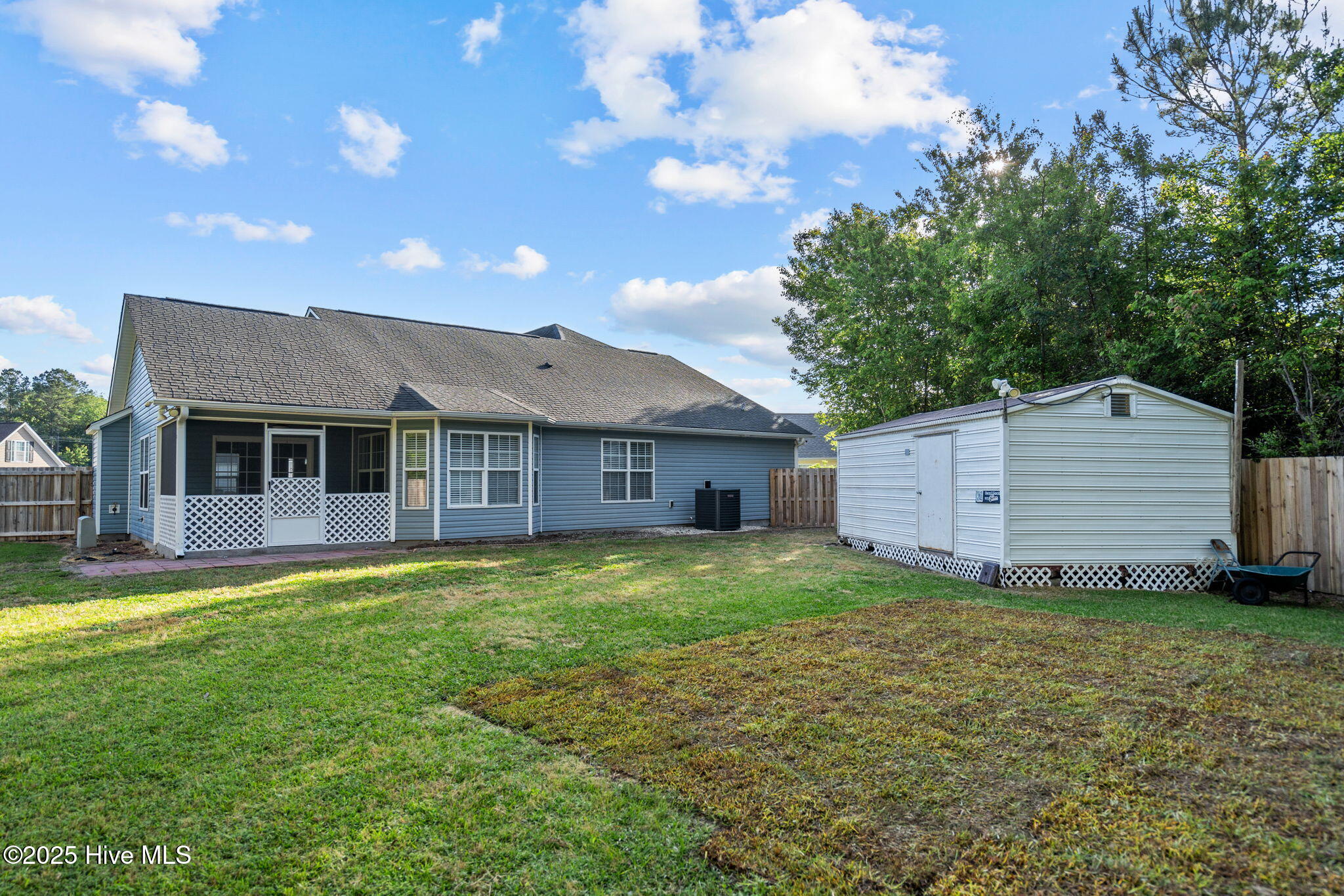 100539889 | Photo 30