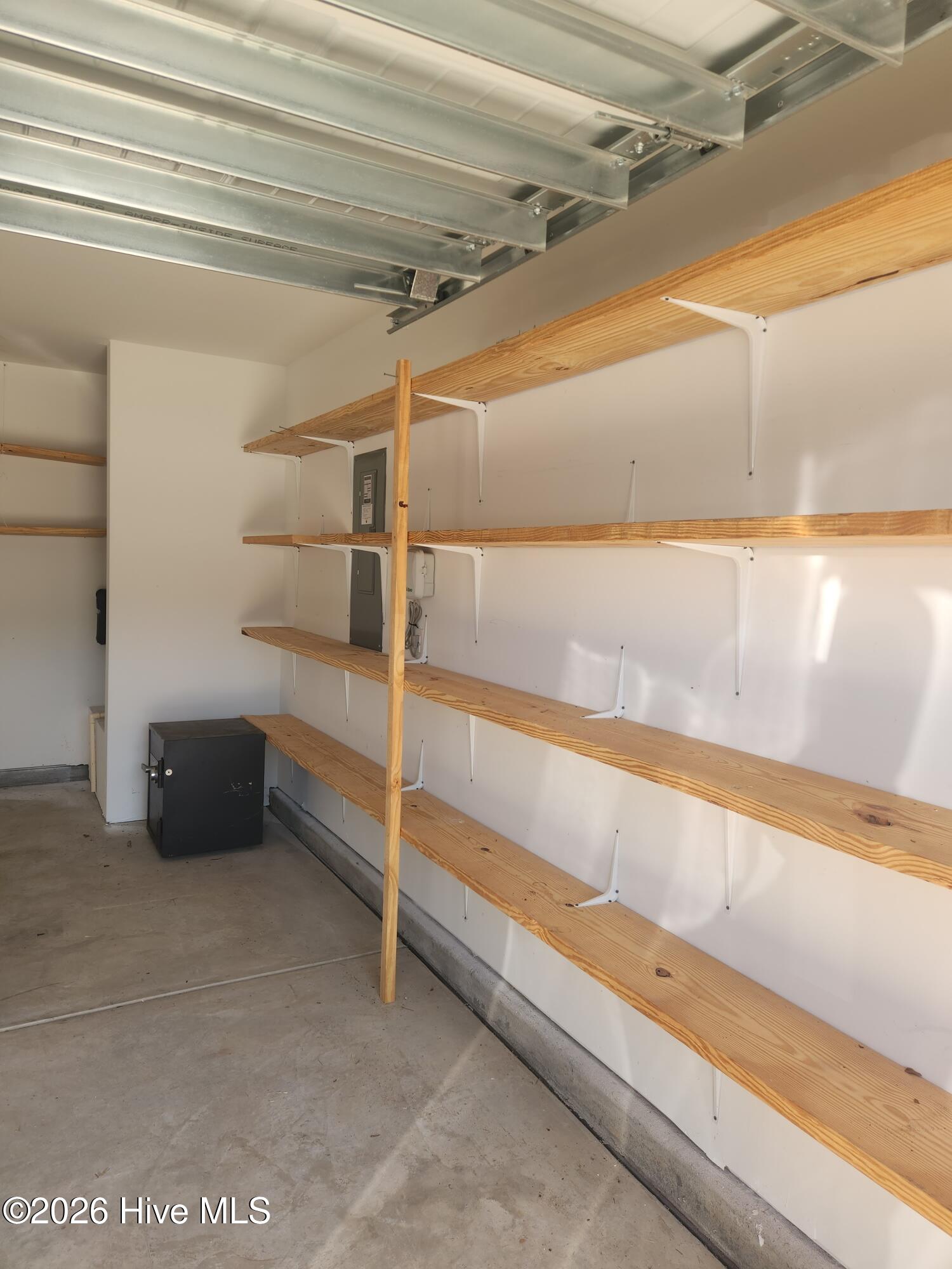 100564260 | Photo 18