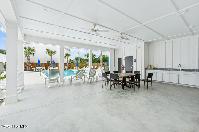 100529120 | Photo 18