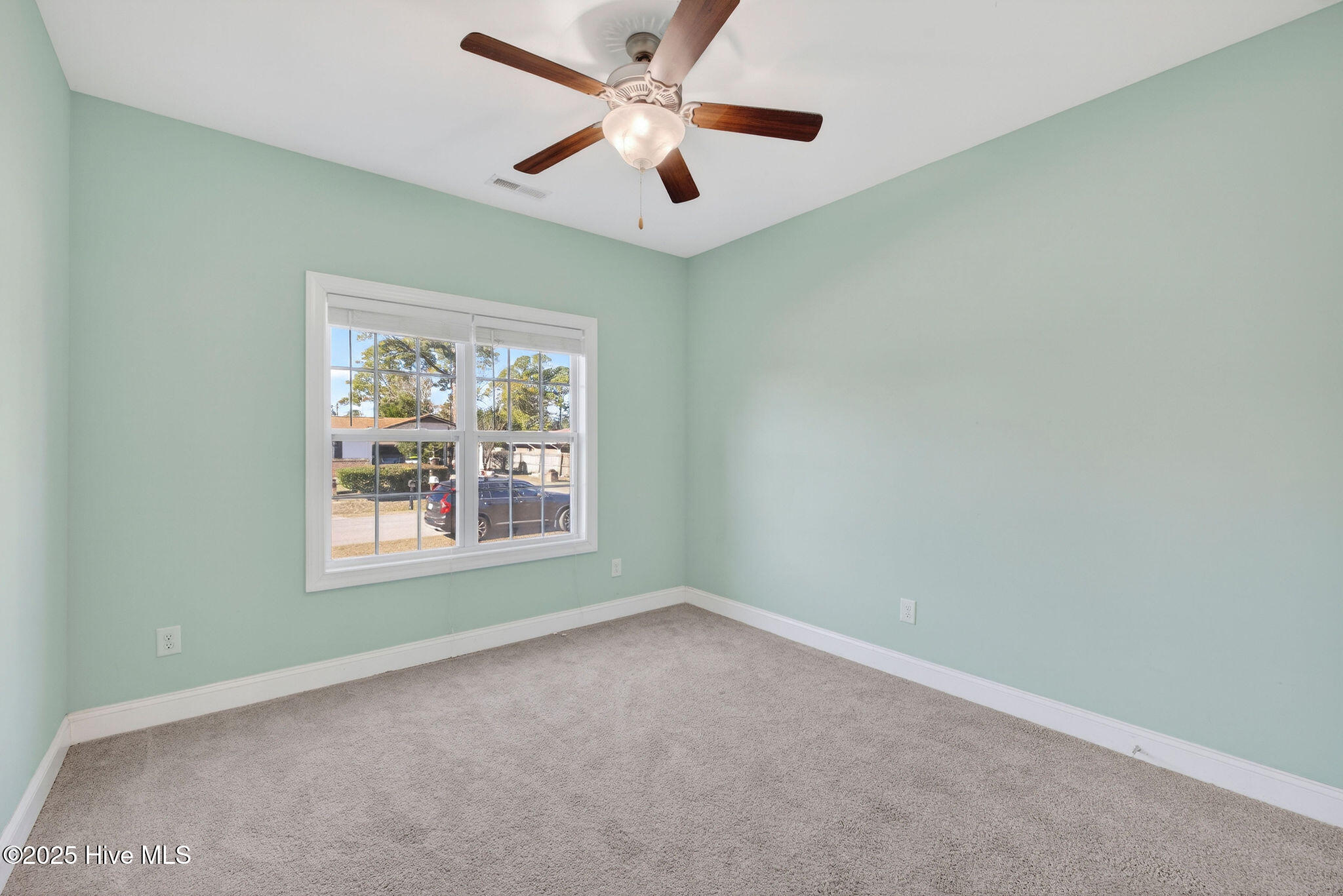 100545937 | Photo 22