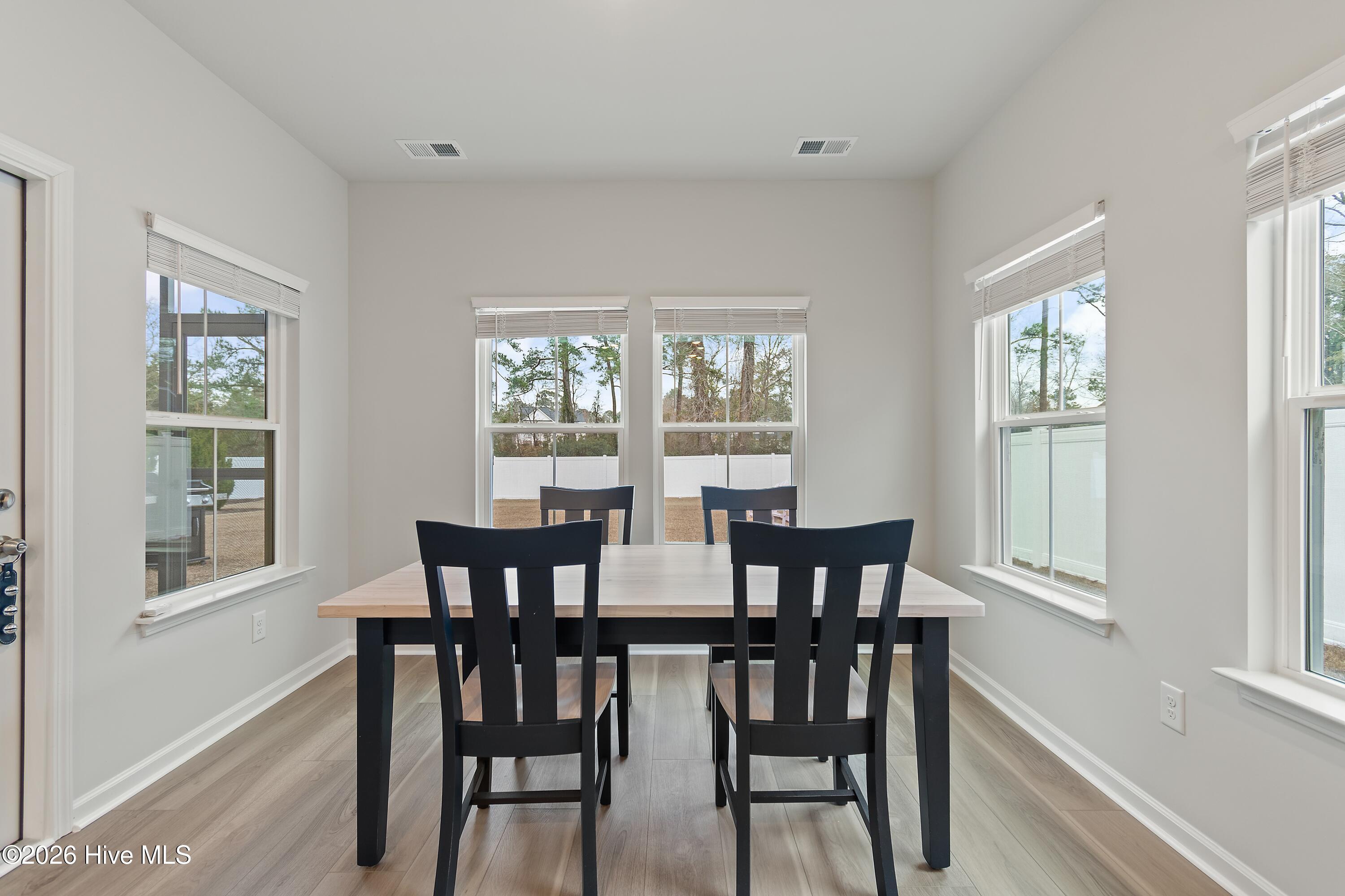 100555665 | Photo 13