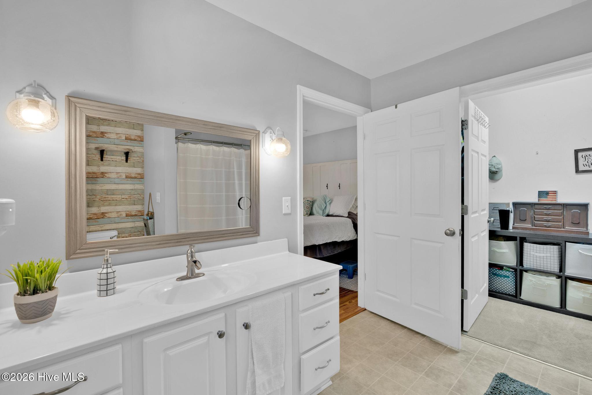 100559055 | Photo 15