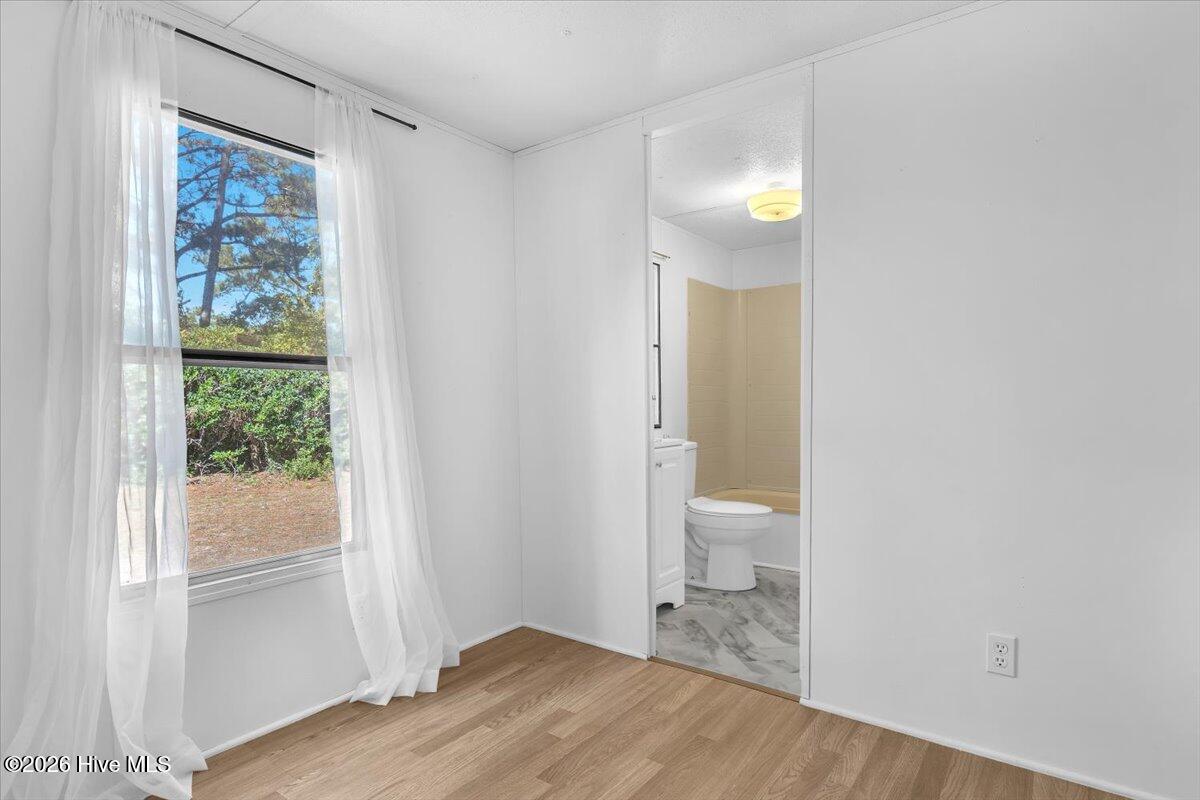 100549711 | Photo 24