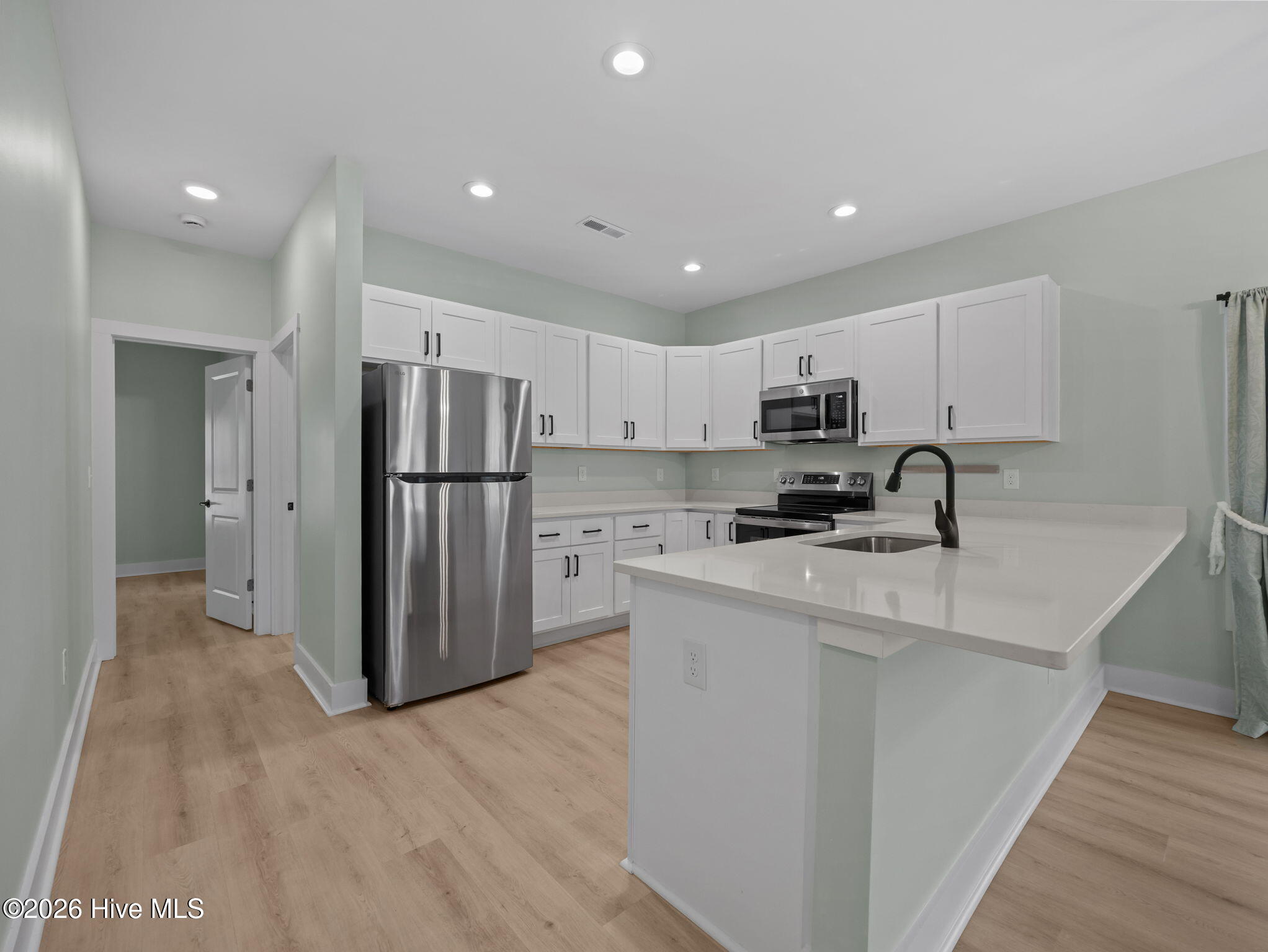 609 N Timberly Lane, Burgaw, NC 28425 – photo 6: 11-web-or-mls-609 N Timberly Ln 21