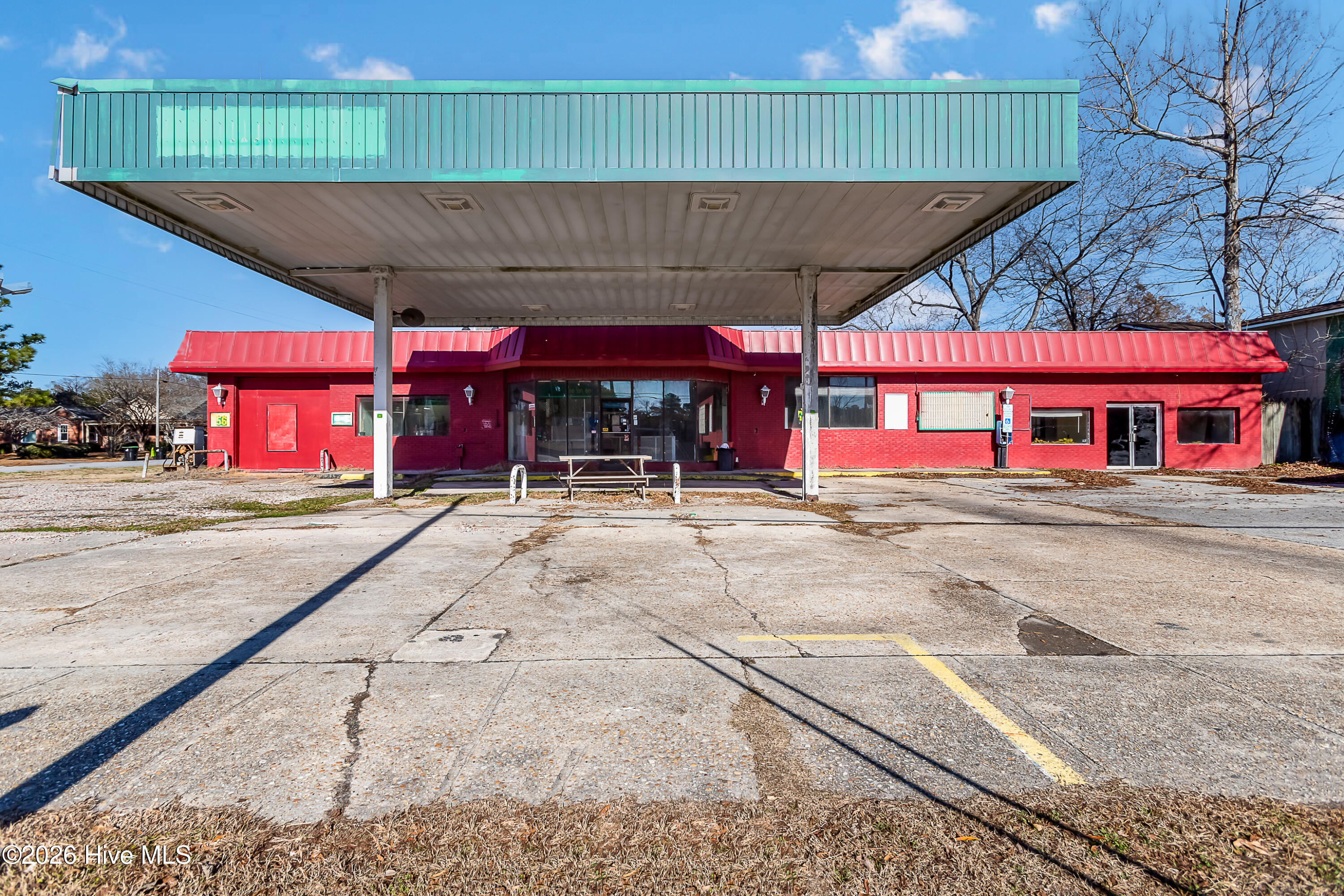 121 W Barnard Street, Glennville, GA, 30427