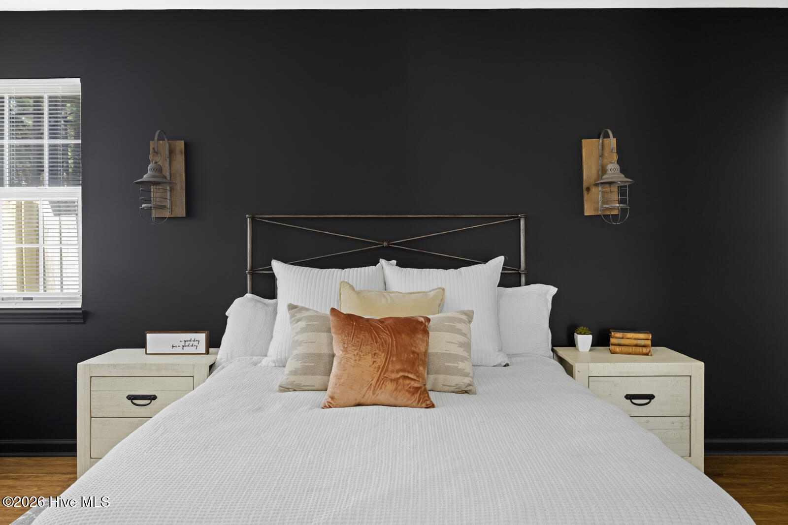 100559065 | Photo 28