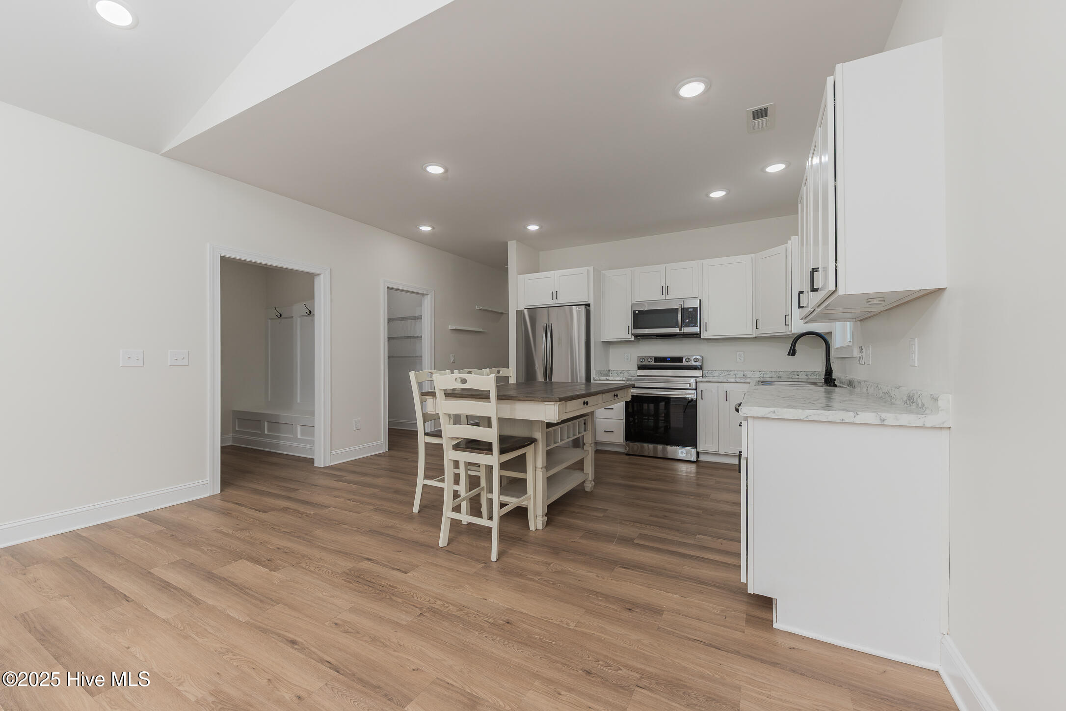 111 Hampton Court, Jacksonville, NC 28546 Listing Photo  11