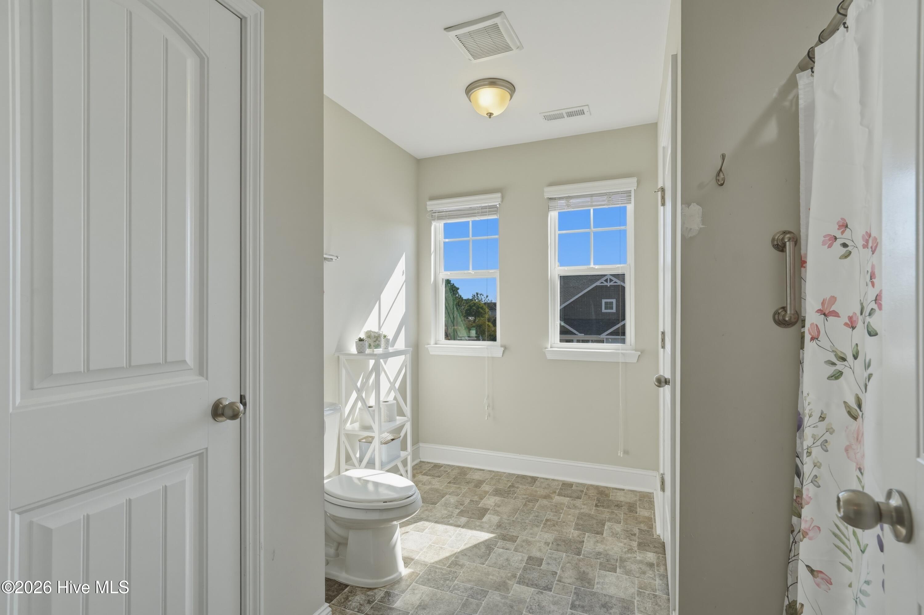 100557354 | Photo 59