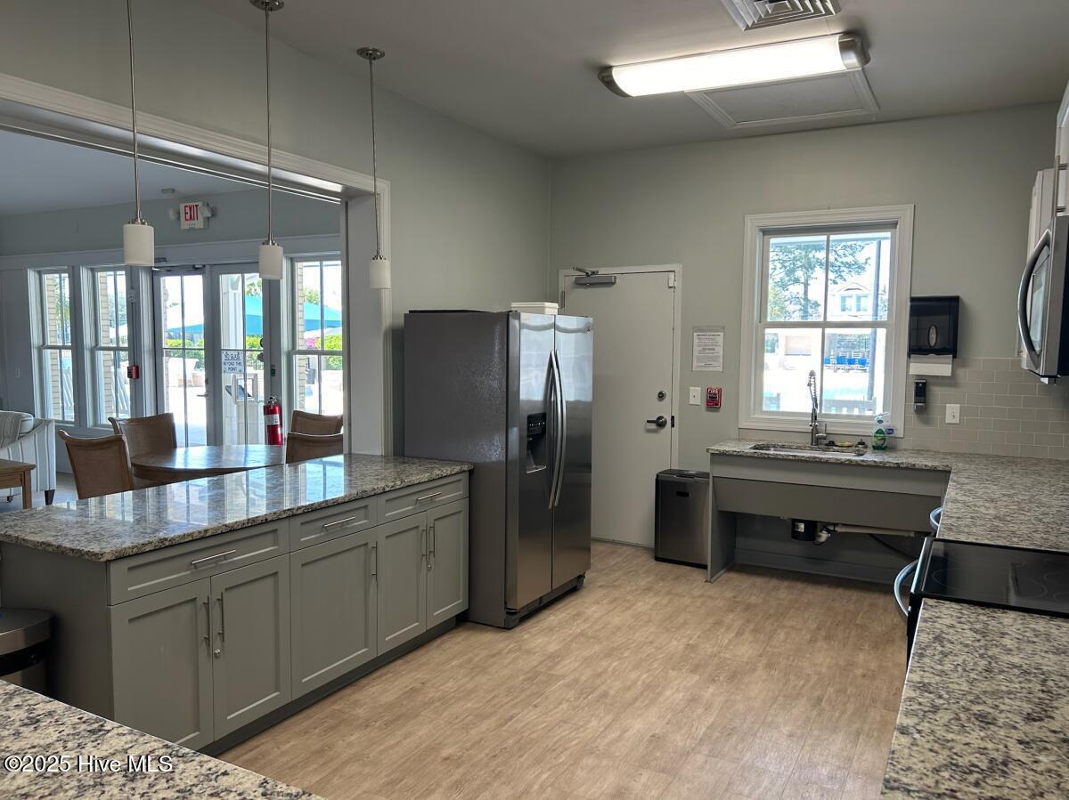 100539941 | Photo 37