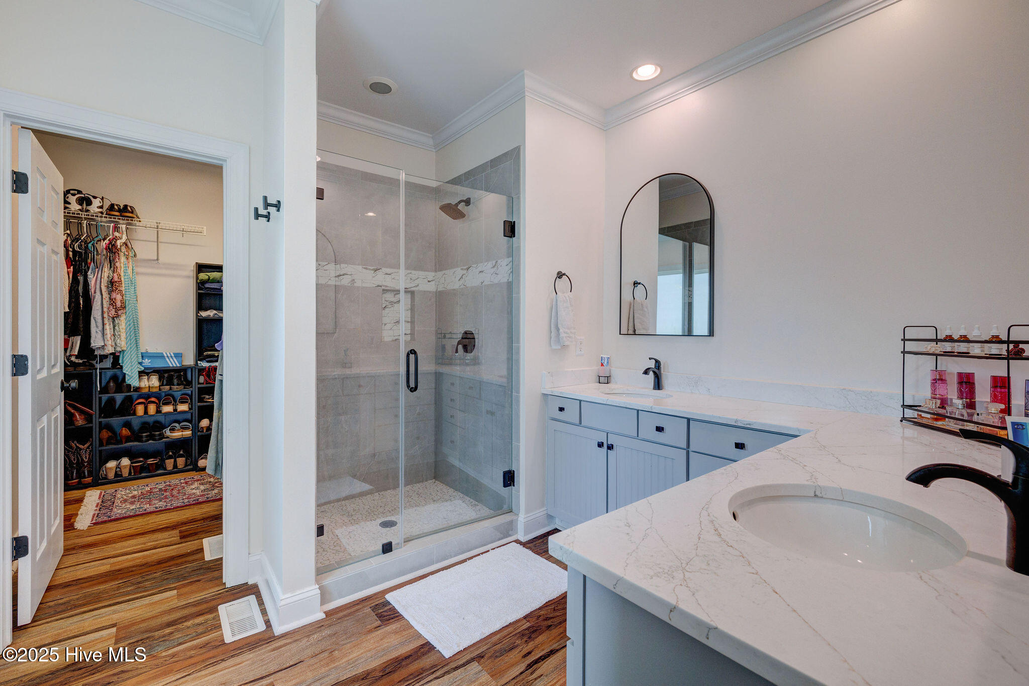 100529617 | Photo 30