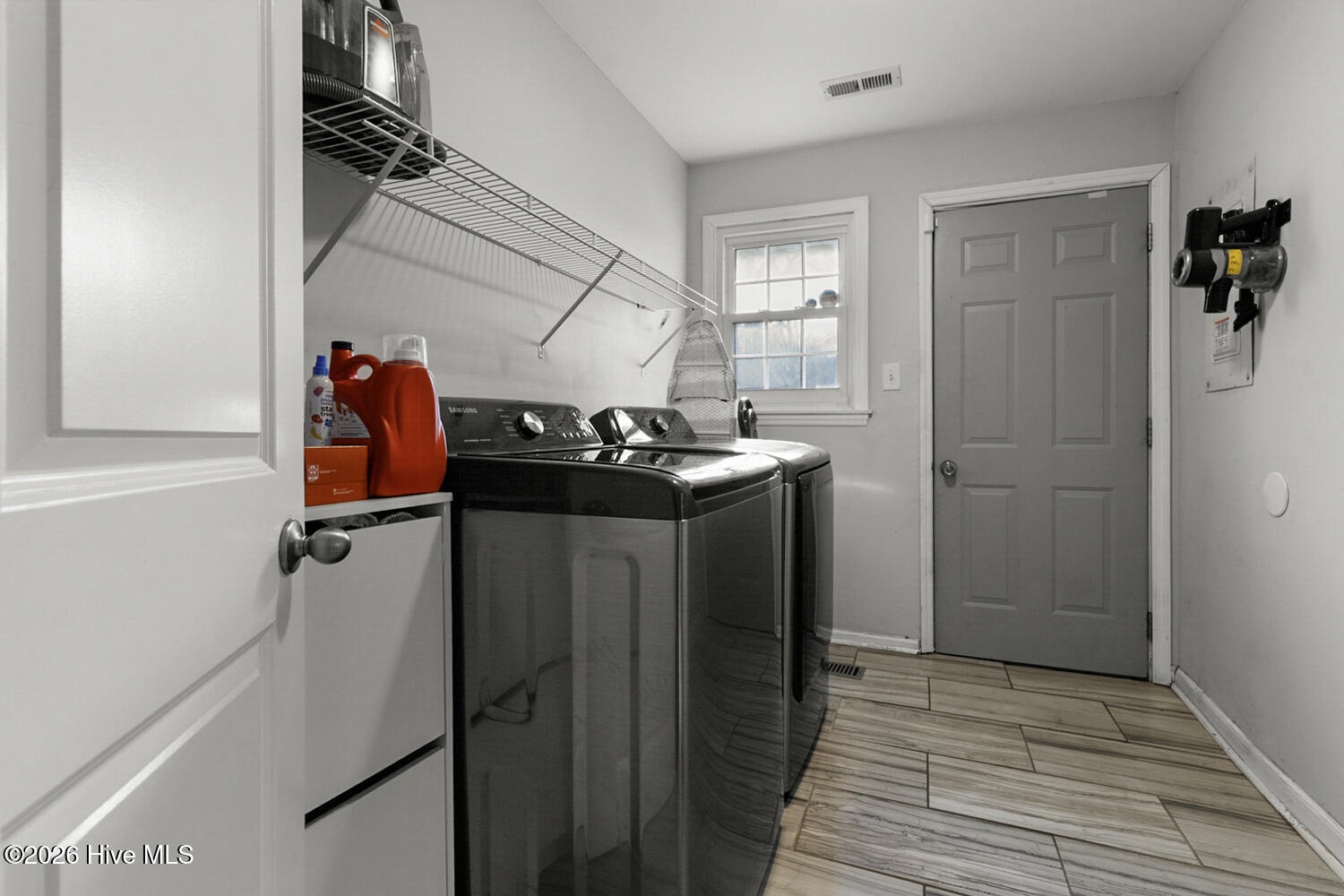 100550663 | Photo 21