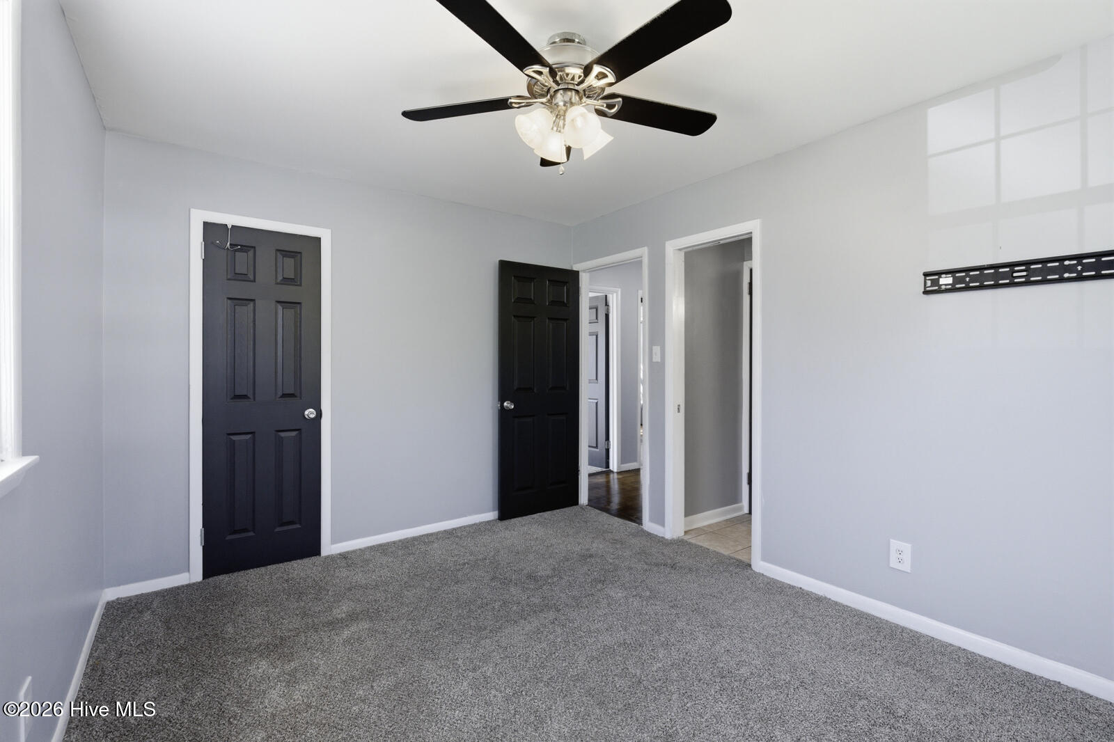 100565966 | Photo 21