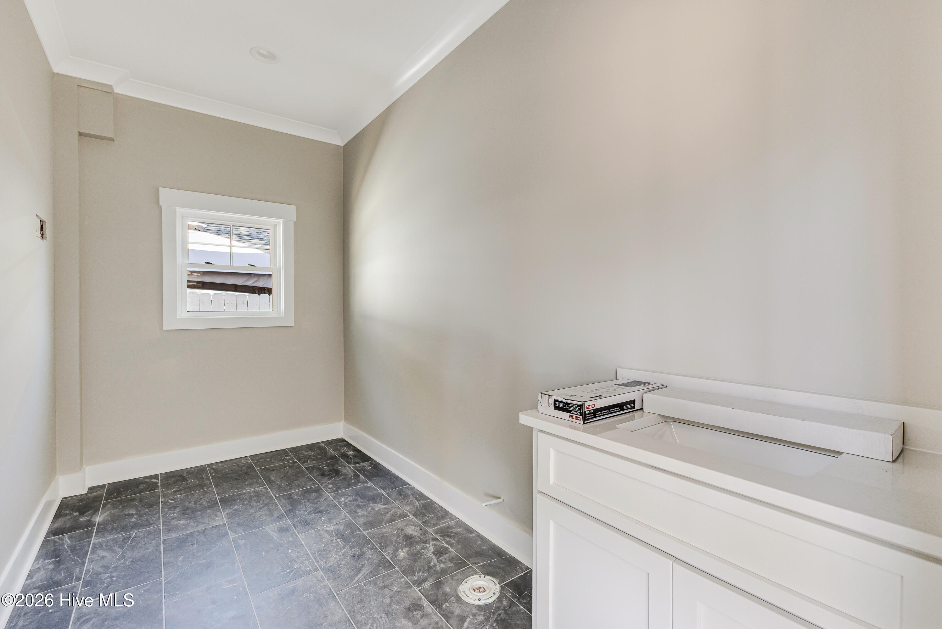 100564394 | Photo 25