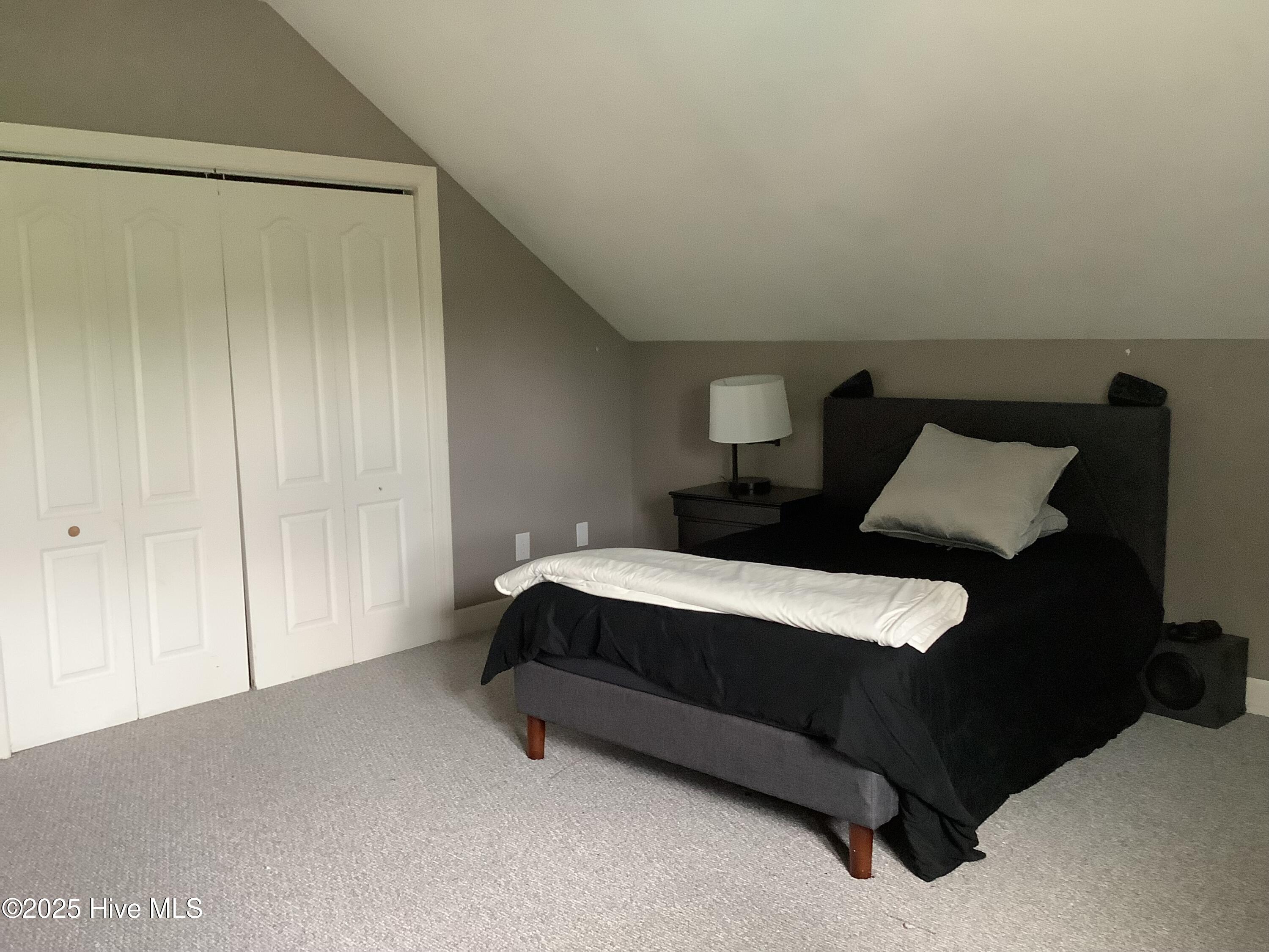 100524390 | Photo 22