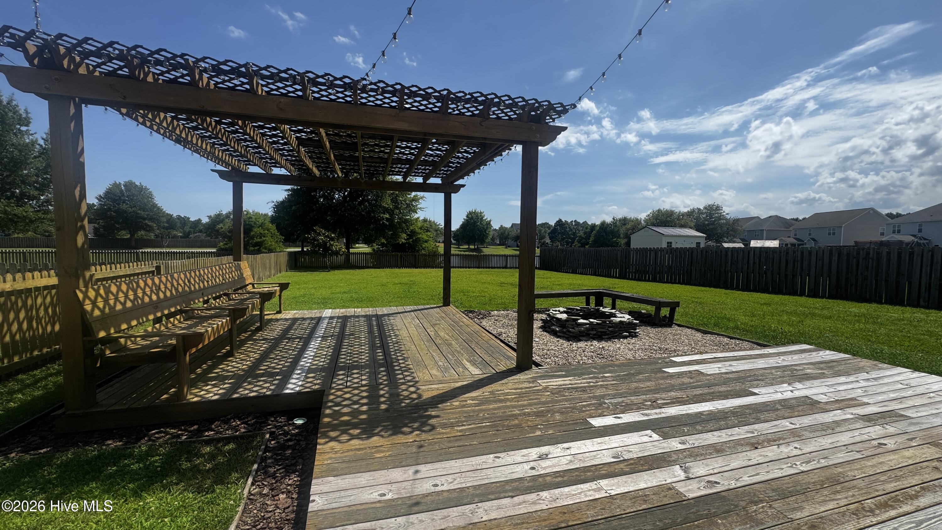 100570363 | Photo 20