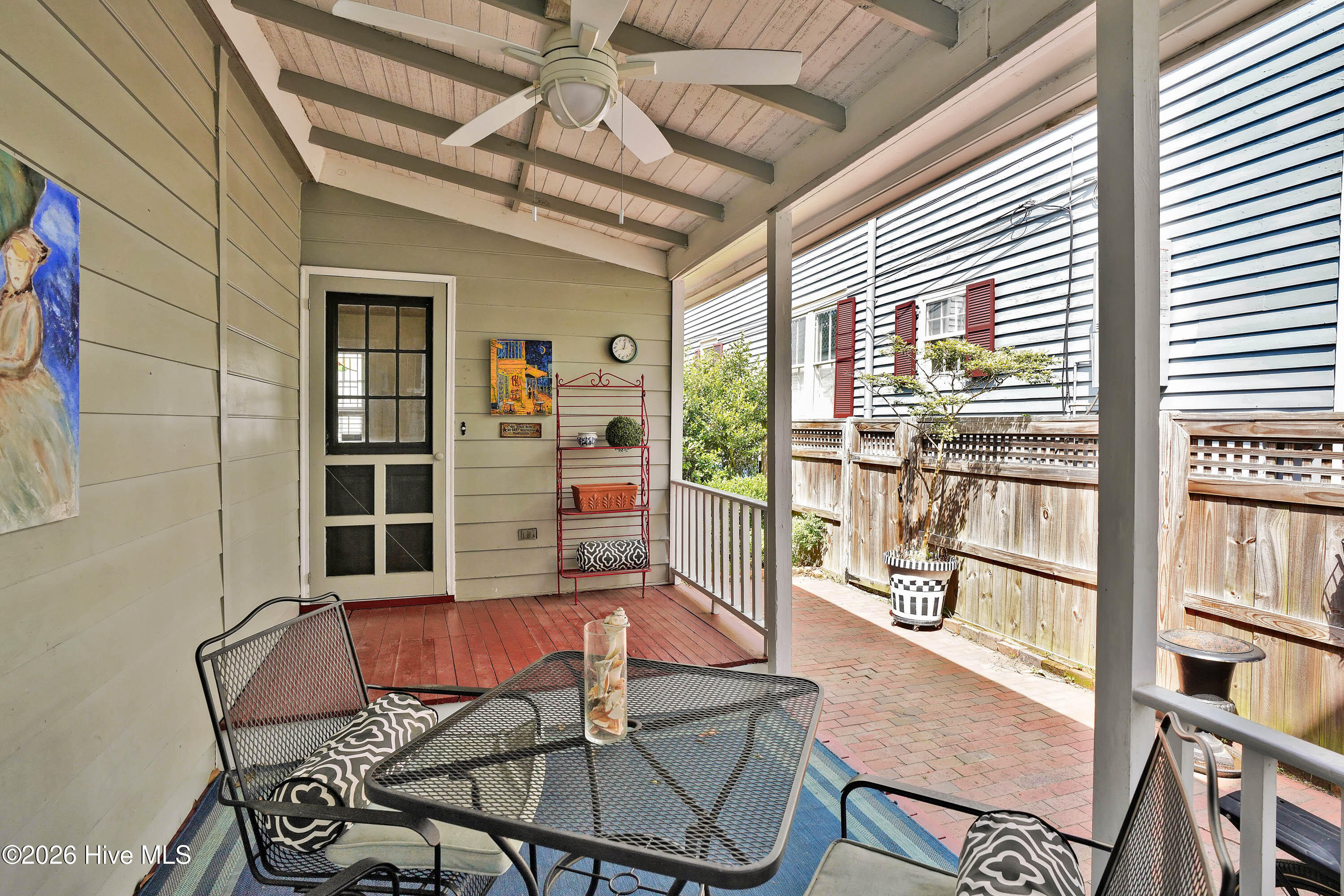 100552799 | Photo 19