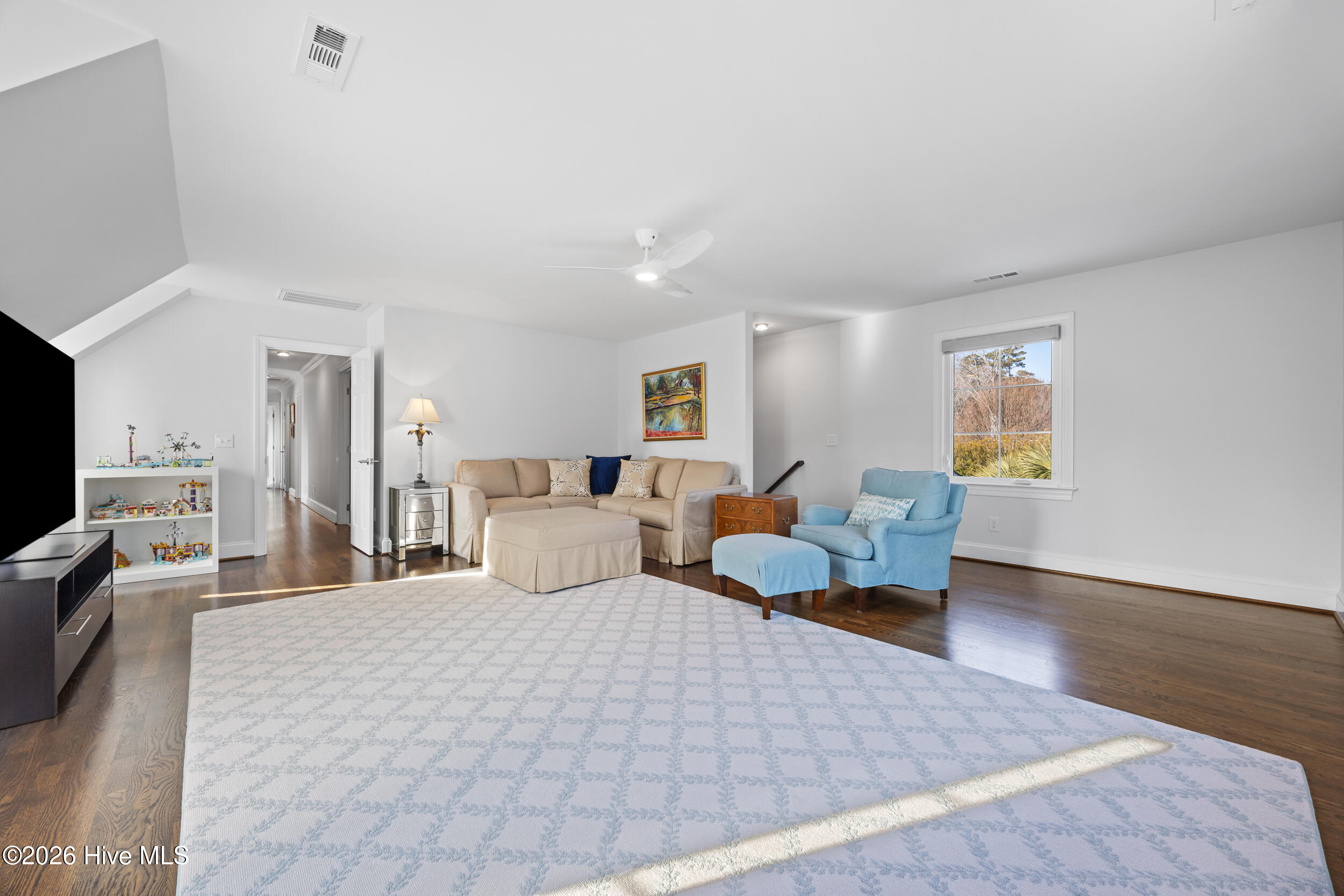 100553782 | Photo 54