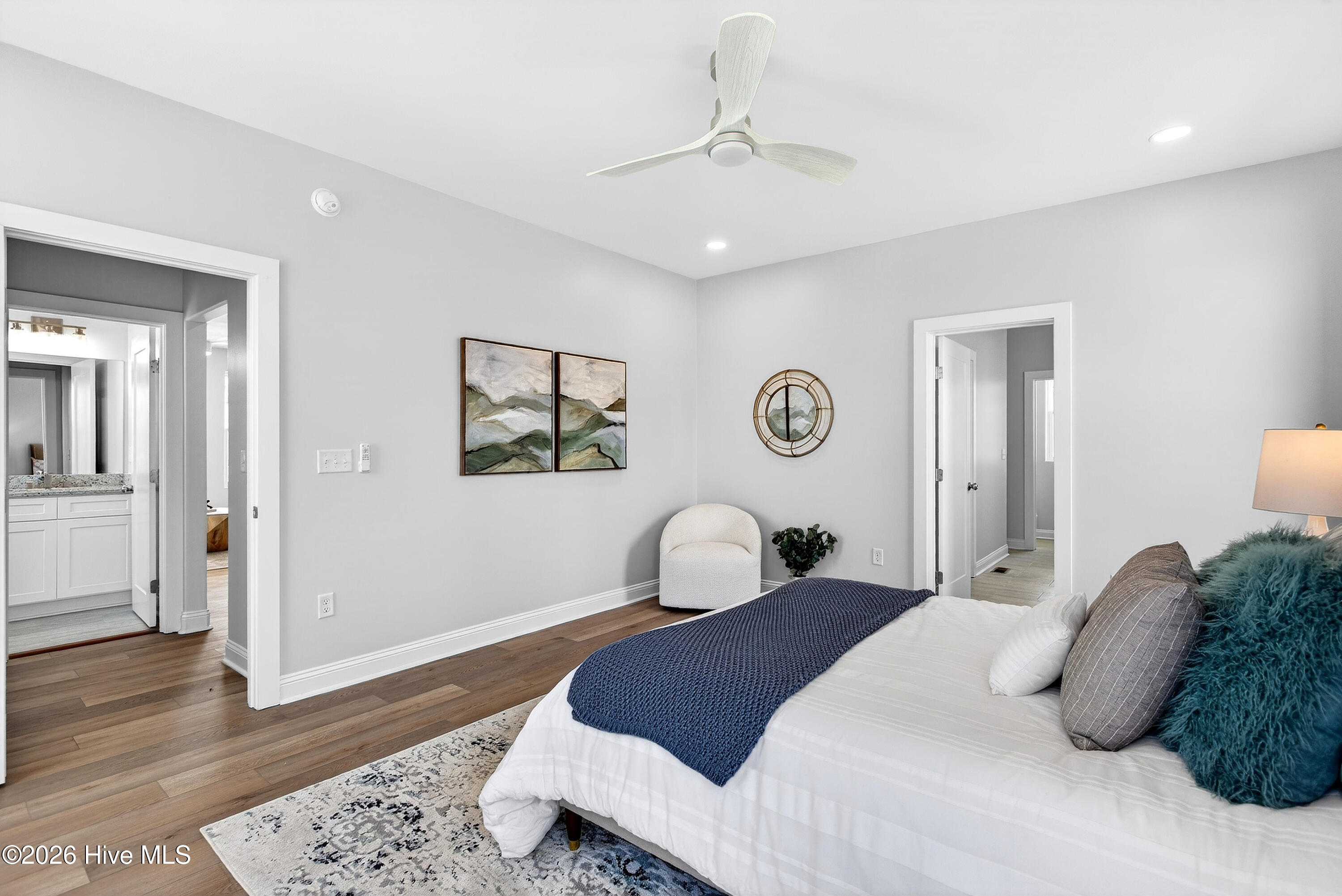 100559687 | Photo 17