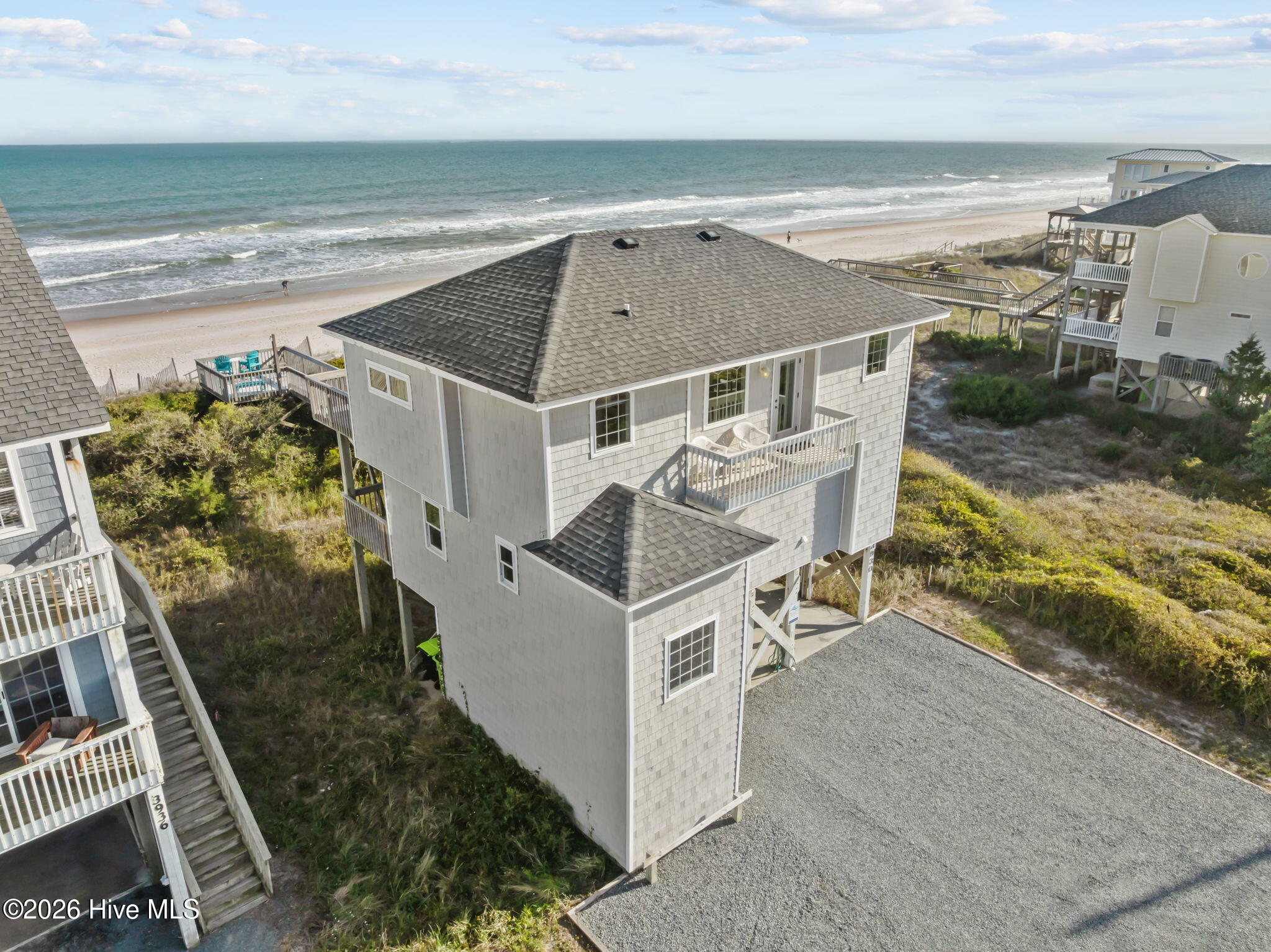 100567525 | Photo 51