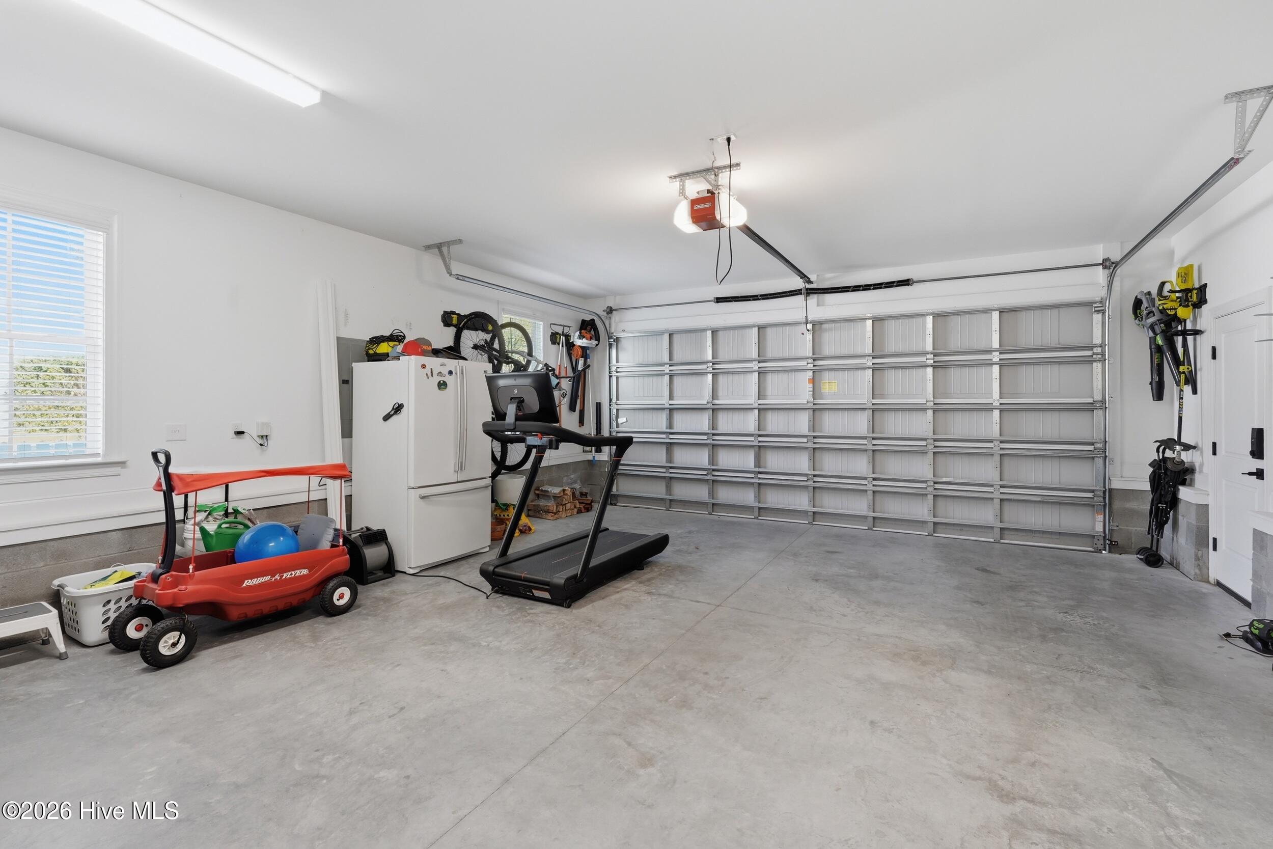 100562454 | Photo 35