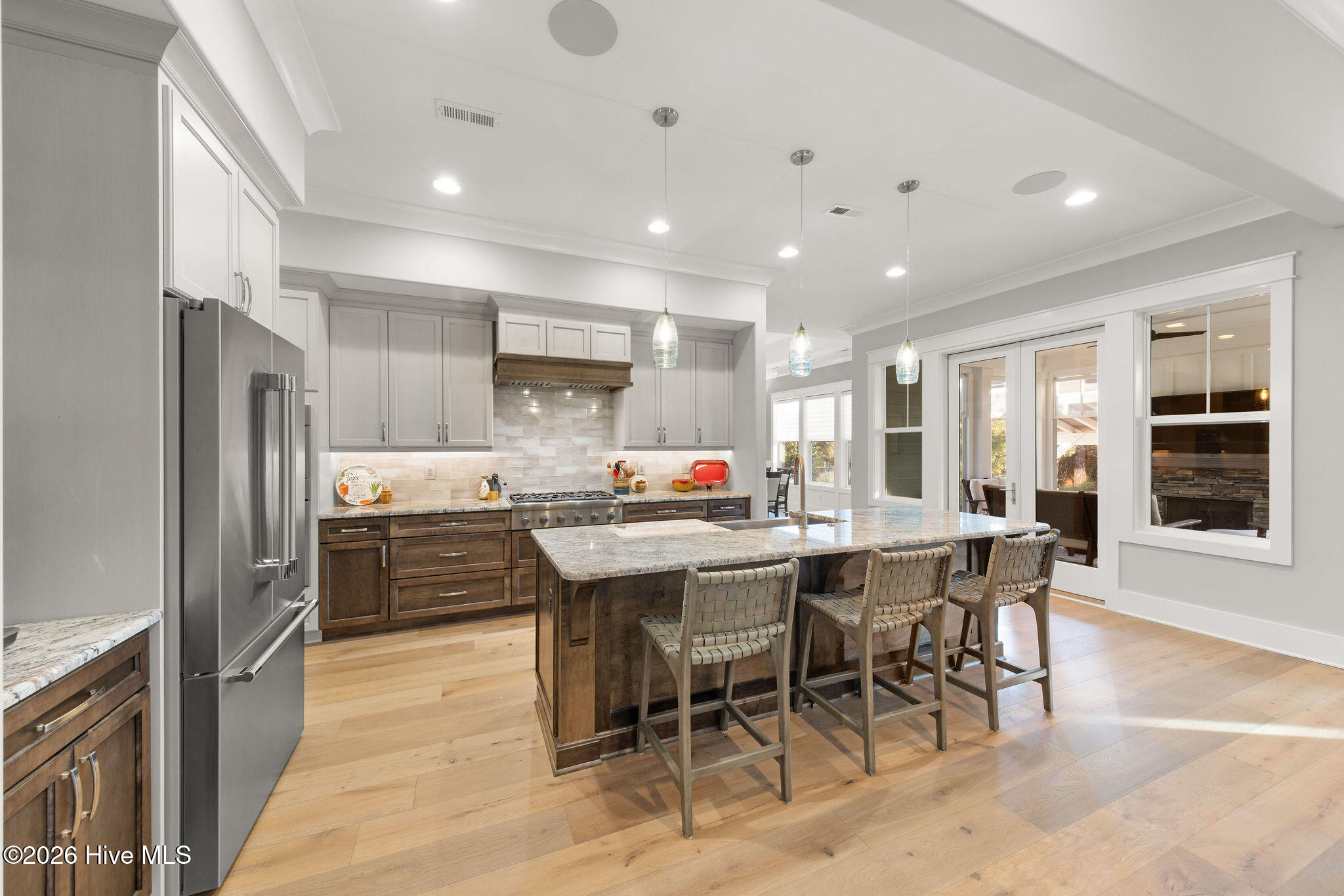 100552329 | Photo 13