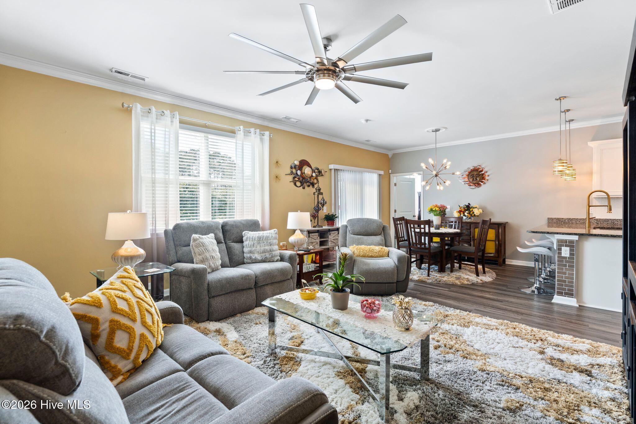 100550283 | Photo 27