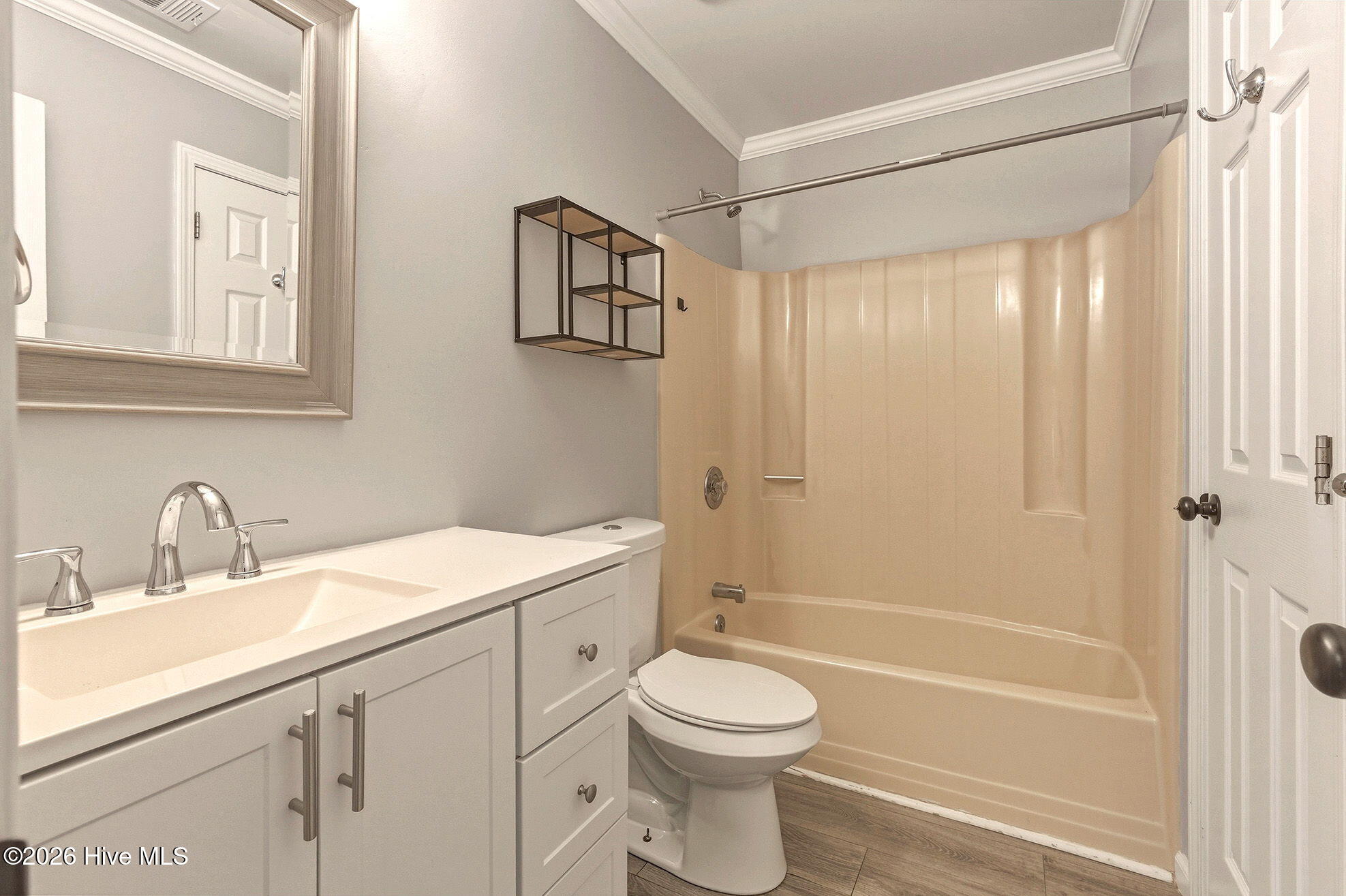 100557080 | Photo 23