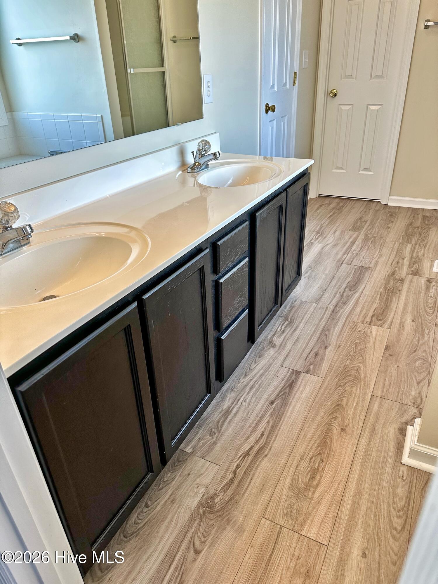 100552707 | Photo 43